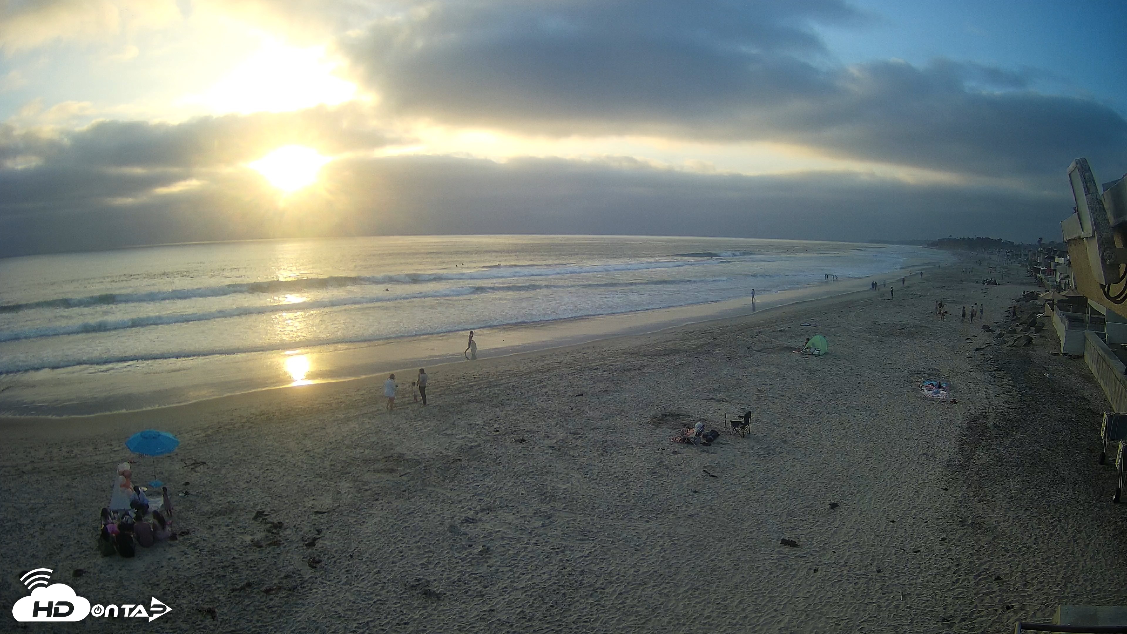 Snapshot of 17th St. Del Mar Beach - 4K NW View Live Cam taken Jun 4, 2026, 7:22pm PDT