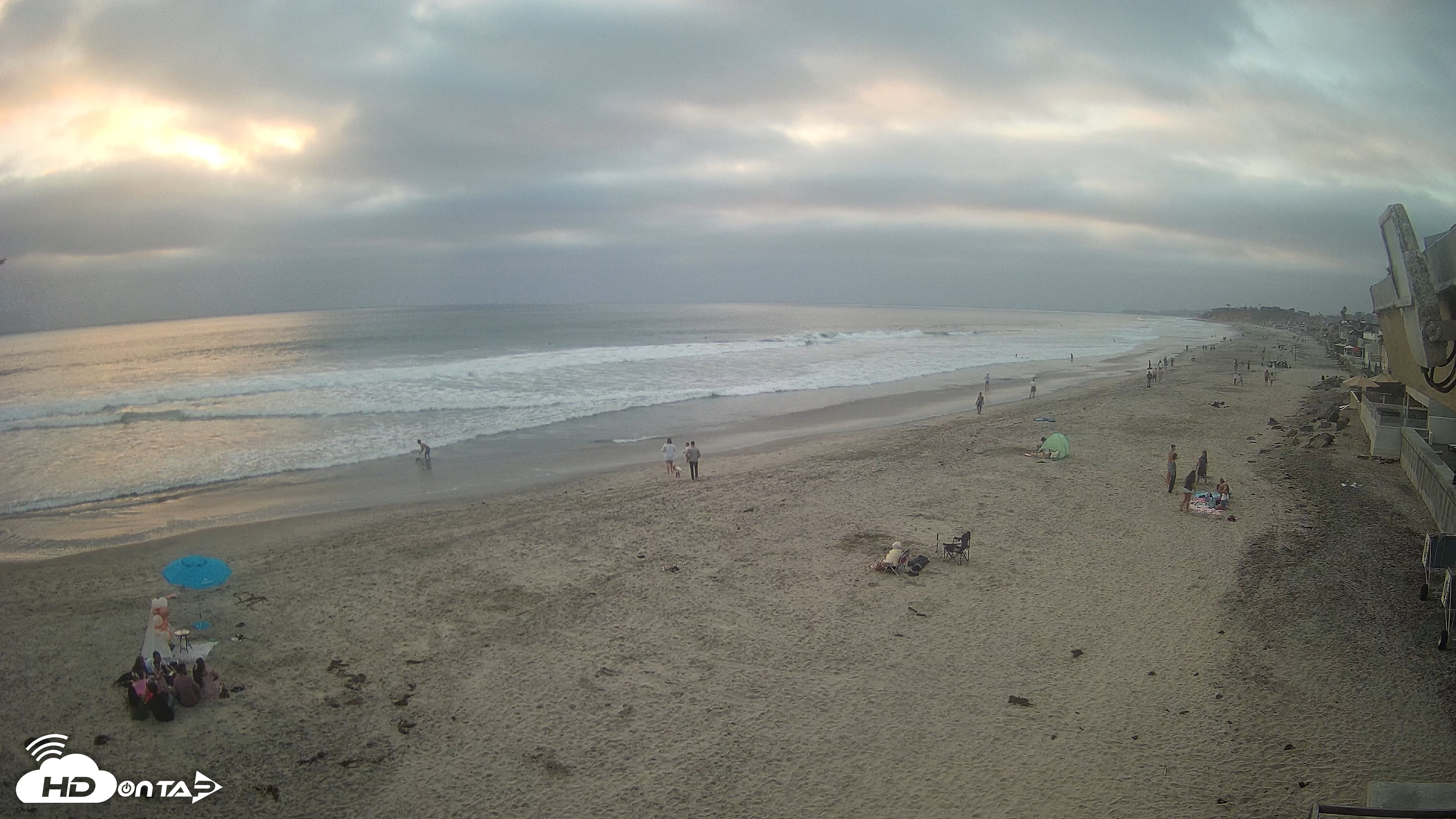 Snapshot of 17th St. Del Mar Beach - 4K NW View Live Cam taken Jun 4, 2026, 7:37pm PDT