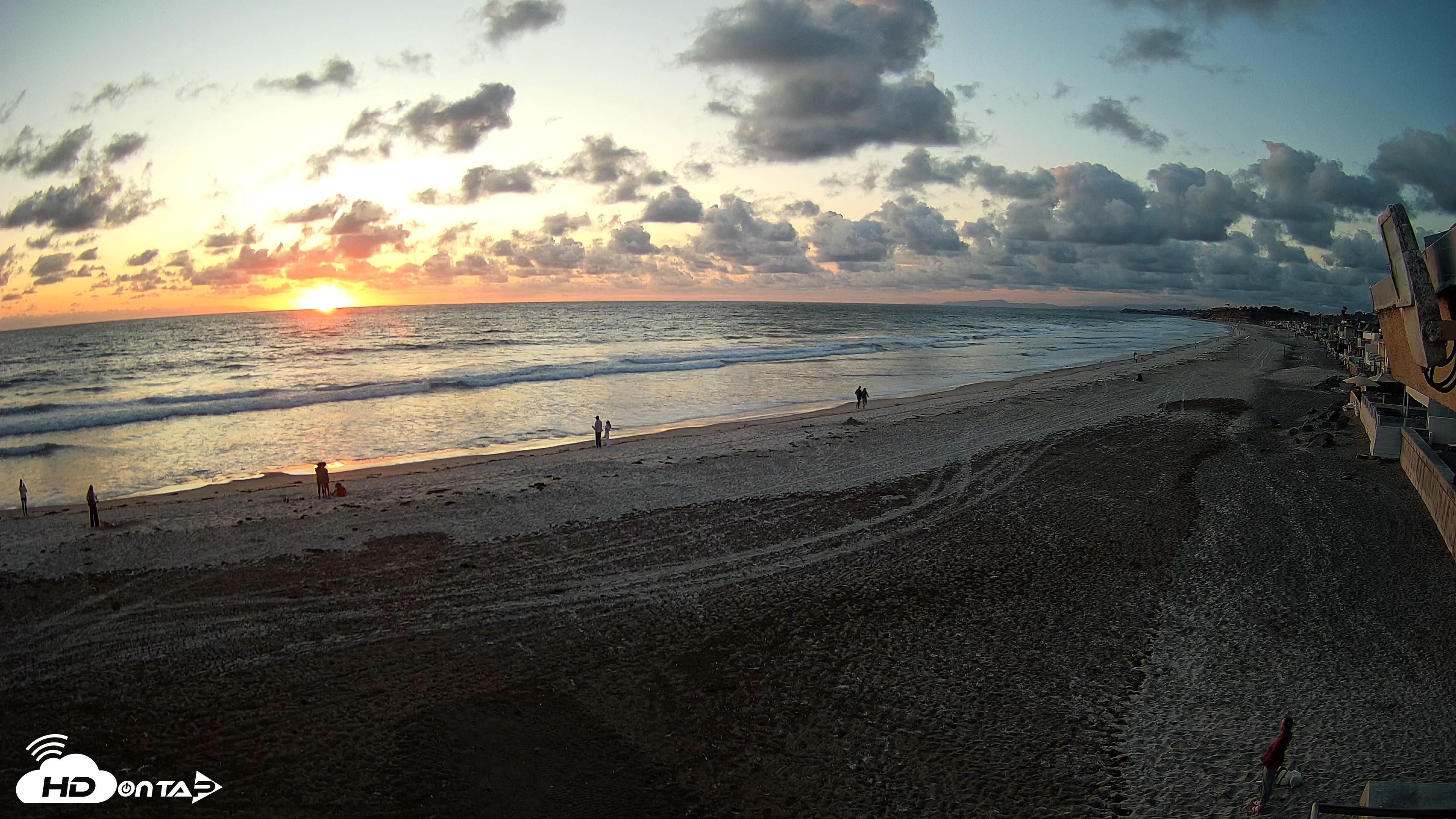 Snapshot of 17th St. Del Mar Beach - 4K NW View Live Cam taken May 5, 2026, 7:32pm PDT
