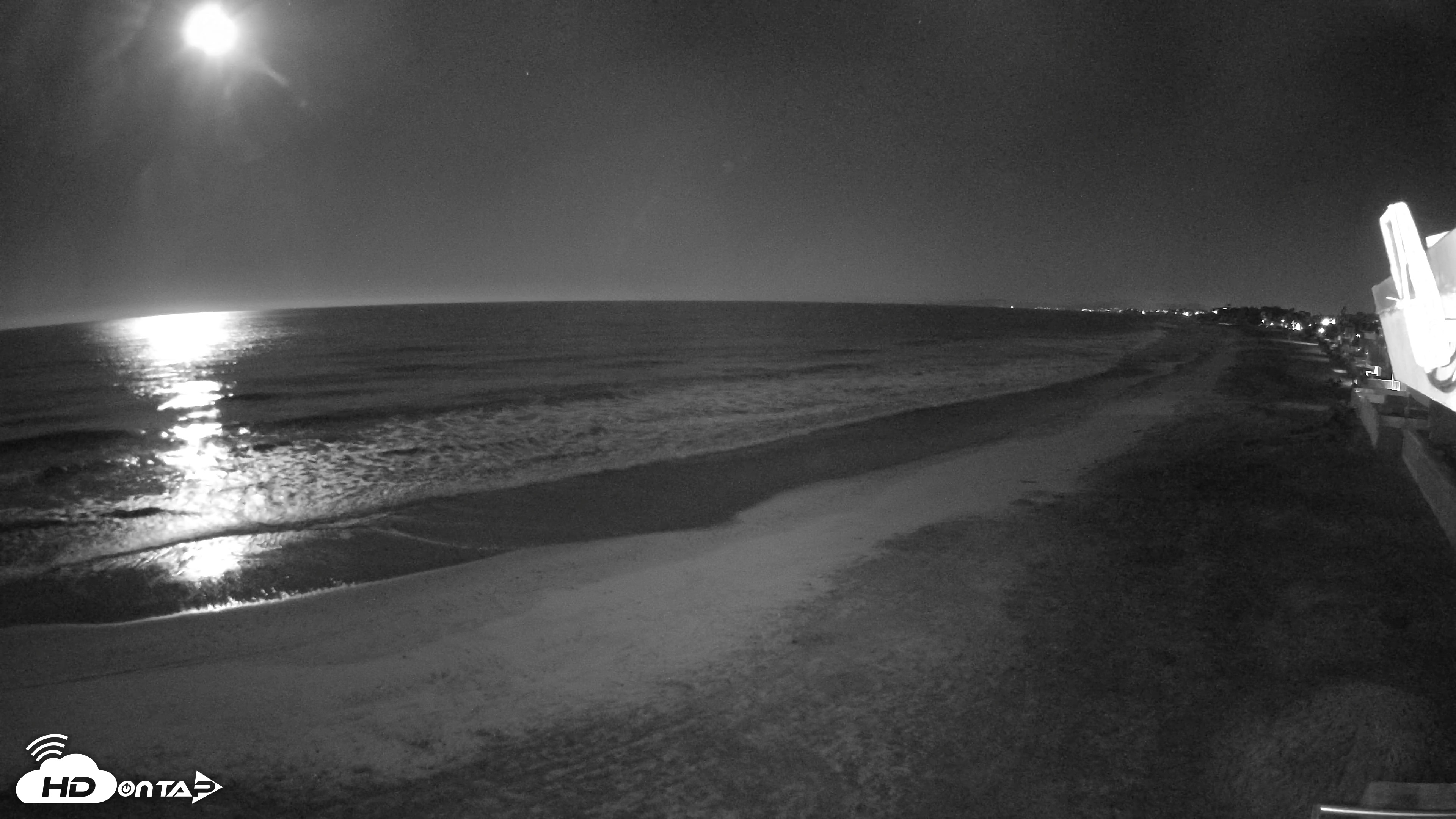Snapshot of 17th St. Del Mar Beach - 4K NW View Live Cam taken Oct 26, 2026, 6:02am PDT