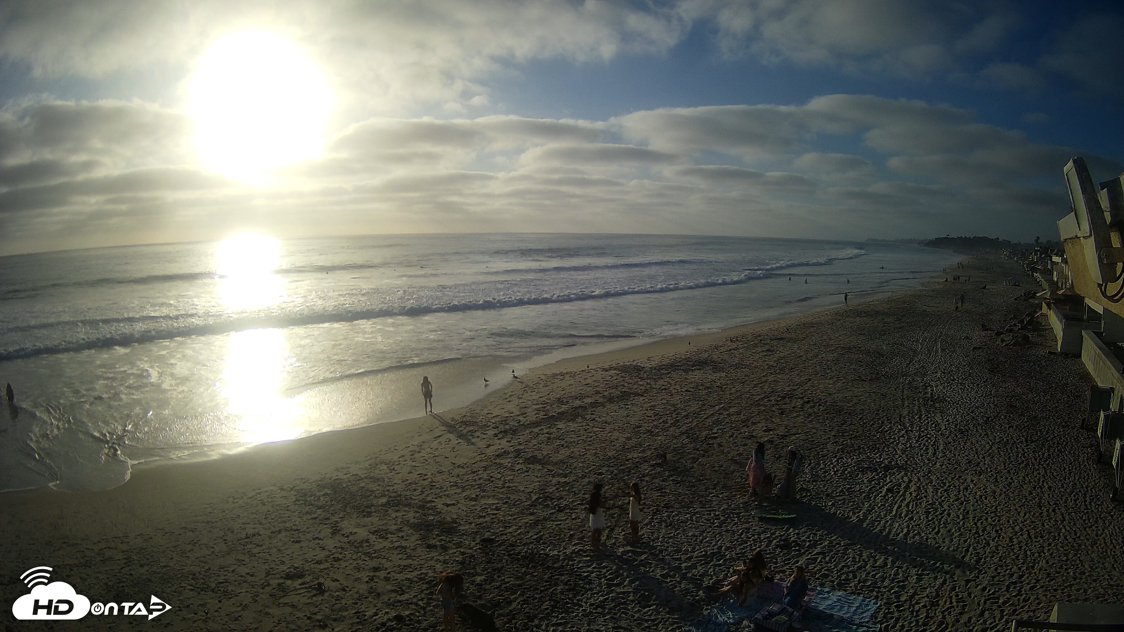 Snapshot of 17th St. Del Mar Beach - 4K NW View Live Cam taken Jun 9, 2026, 6:53pm PDT