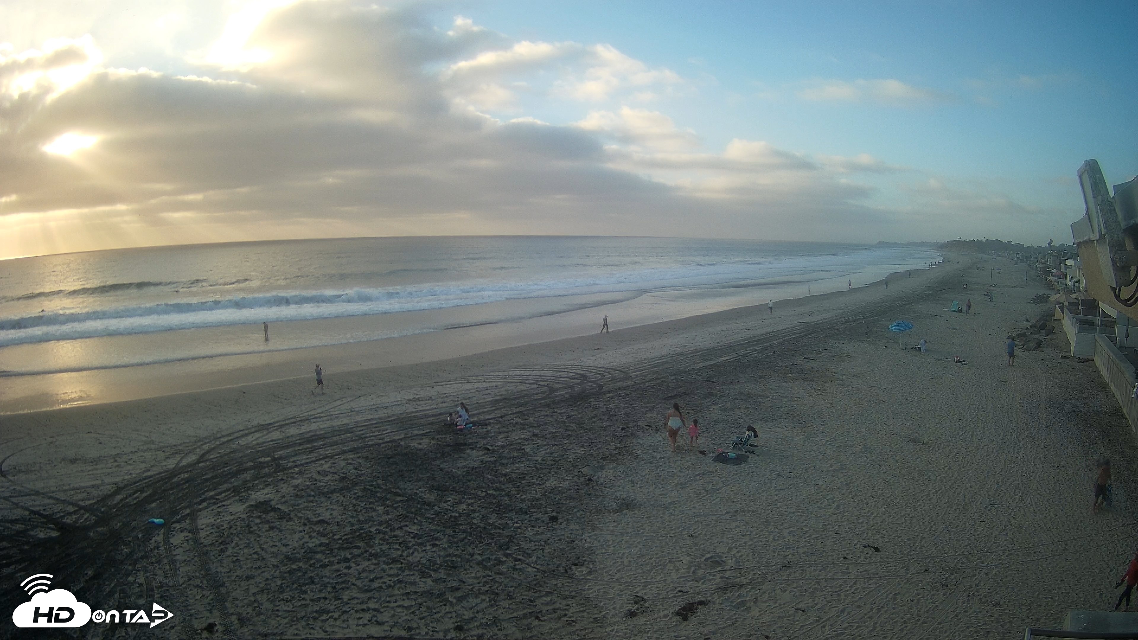 Snapshot of 17th St. Del Mar Beach - 4K NW View Live Cam taken Sep 14, 2026, 6:01pm PDT