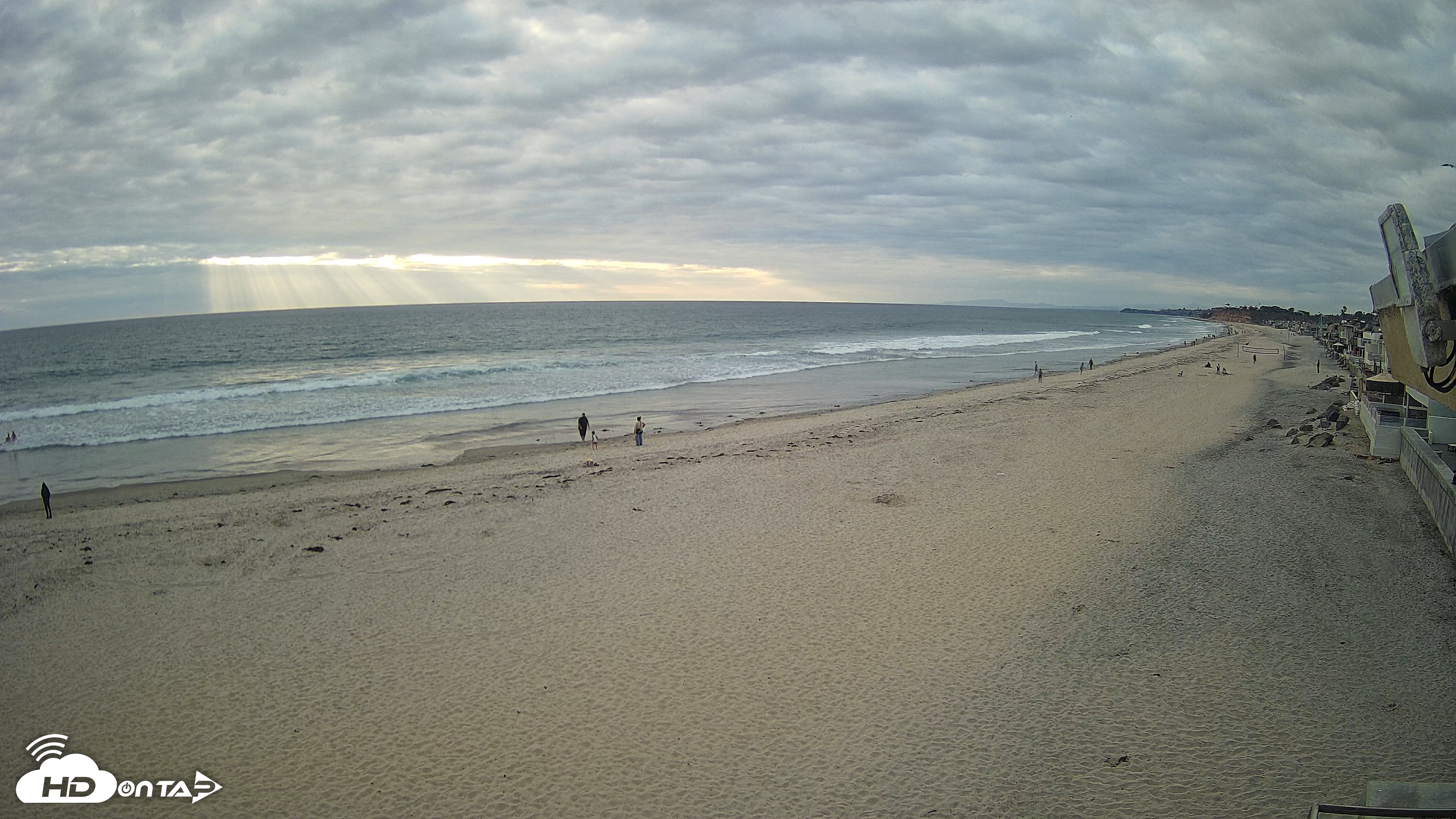 Snapshot of 17th St. Del Mar Beach - 4K NW View Live Cam taken May 3, 2026, 6:26pm PDT
