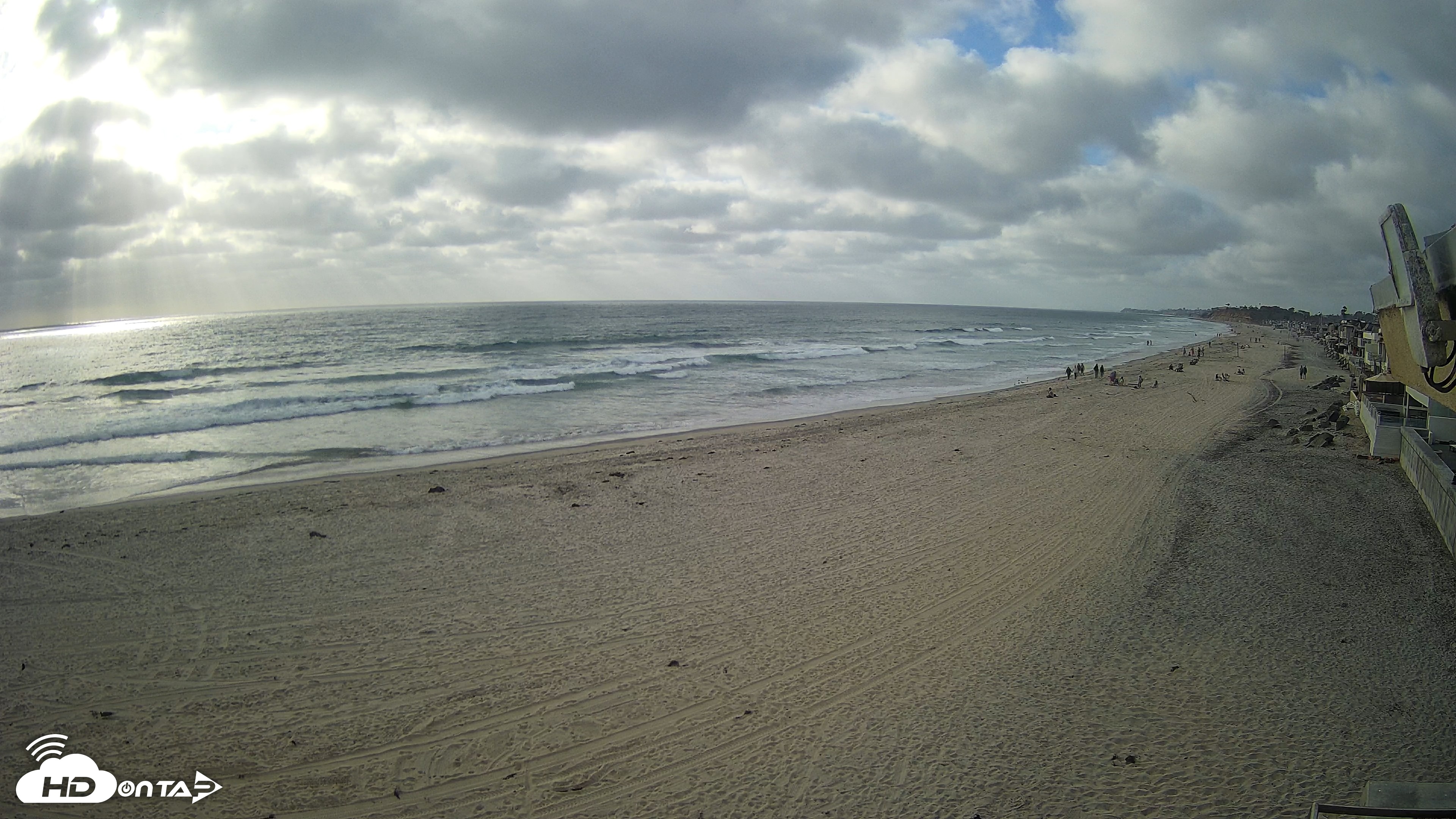 Snapshot of 17th St. Del Mar Beach - 4K NW View Live Cam taken Apr 24, 2026, 5:35pm PDT