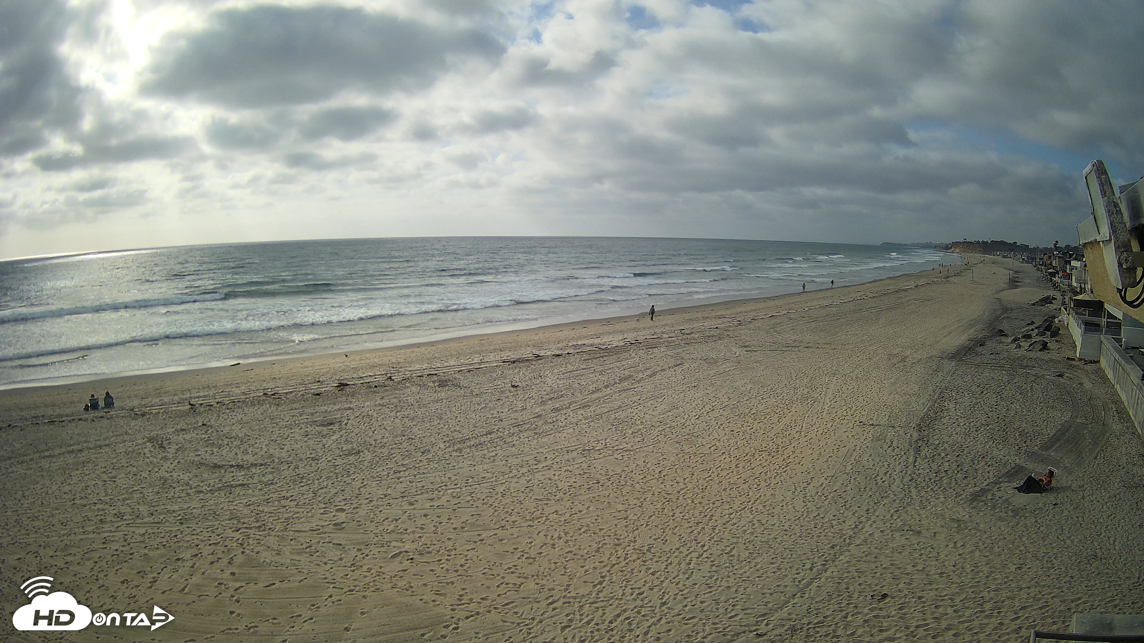 Snapshot of 17th St. Del Mar Beach - 4K NW View Live Cam taken Apr 30, 2026, 5:18pm PDT