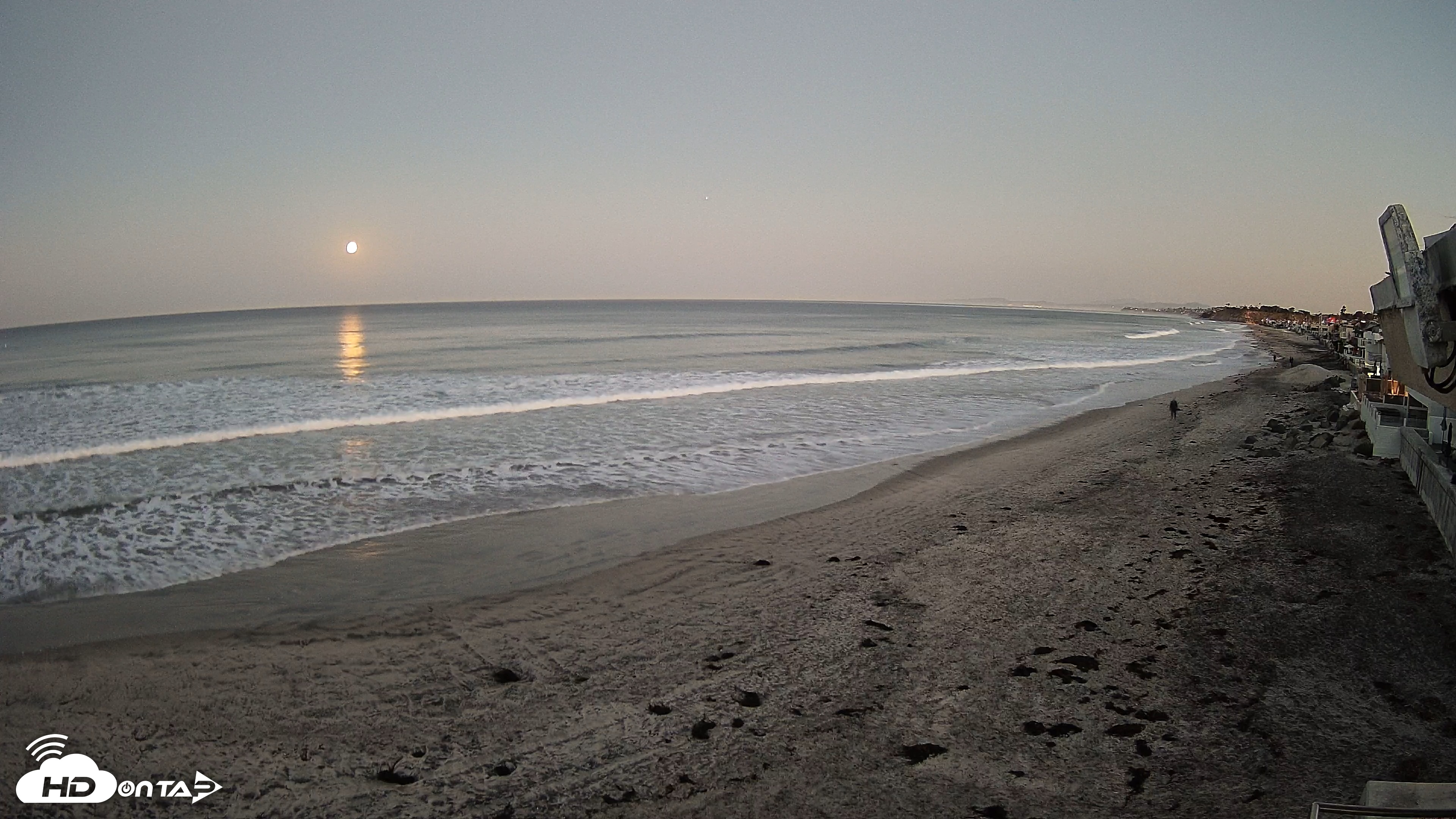 Snapshot of 17th St. Del Mar Beach - 4K NW View Live Cam taken Feb 1, 2026, 6:23am PST