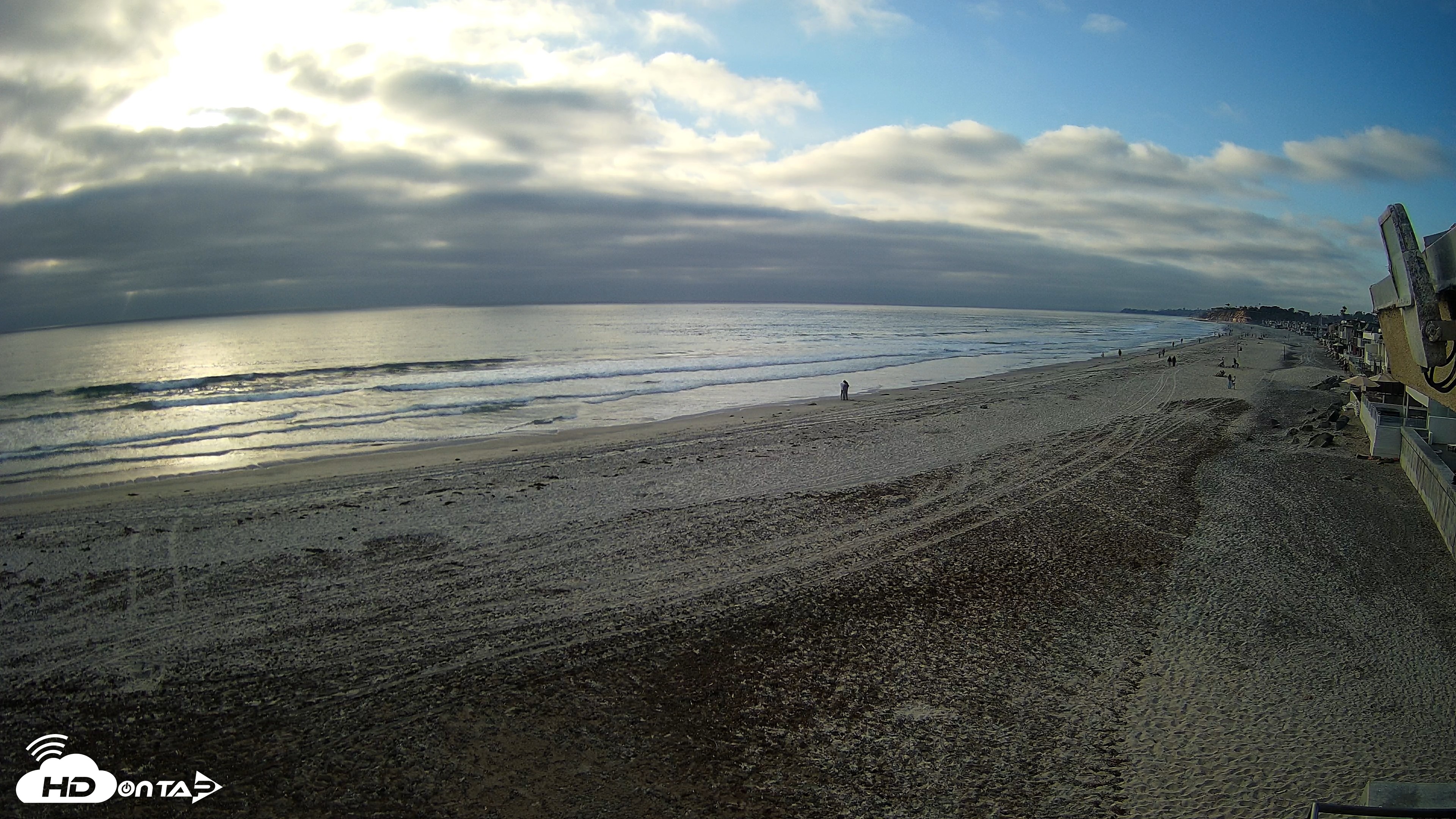 Snapshot of 17th St. Del Mar Beach - 4K NW View Live Cam taken May 7, 2026, 6:25pm PDT