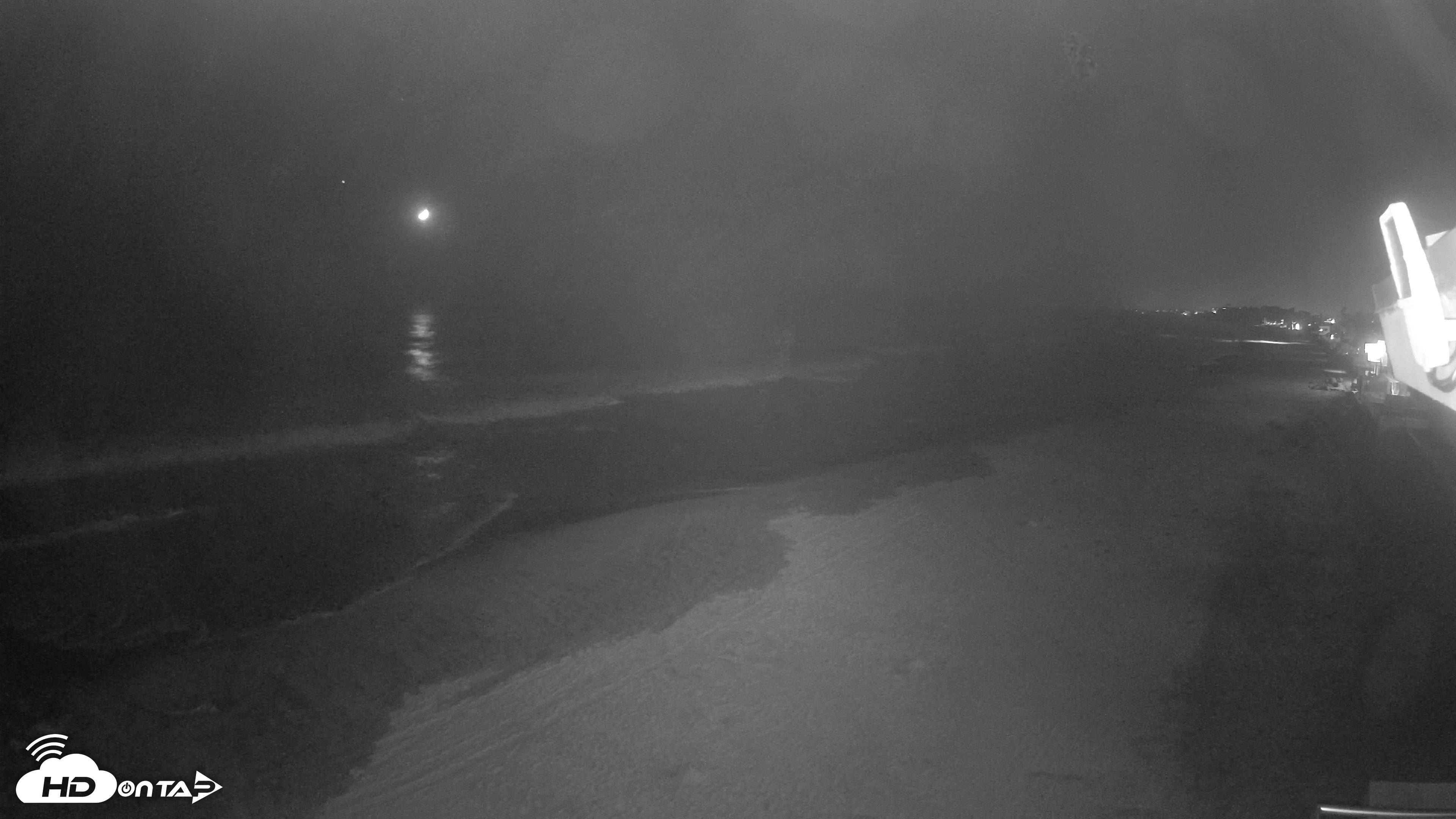 Snapshot of 17th St. Del Mar Beach - 4K NW View Live Cam taken May 19, 2026, 10:53pm PDT