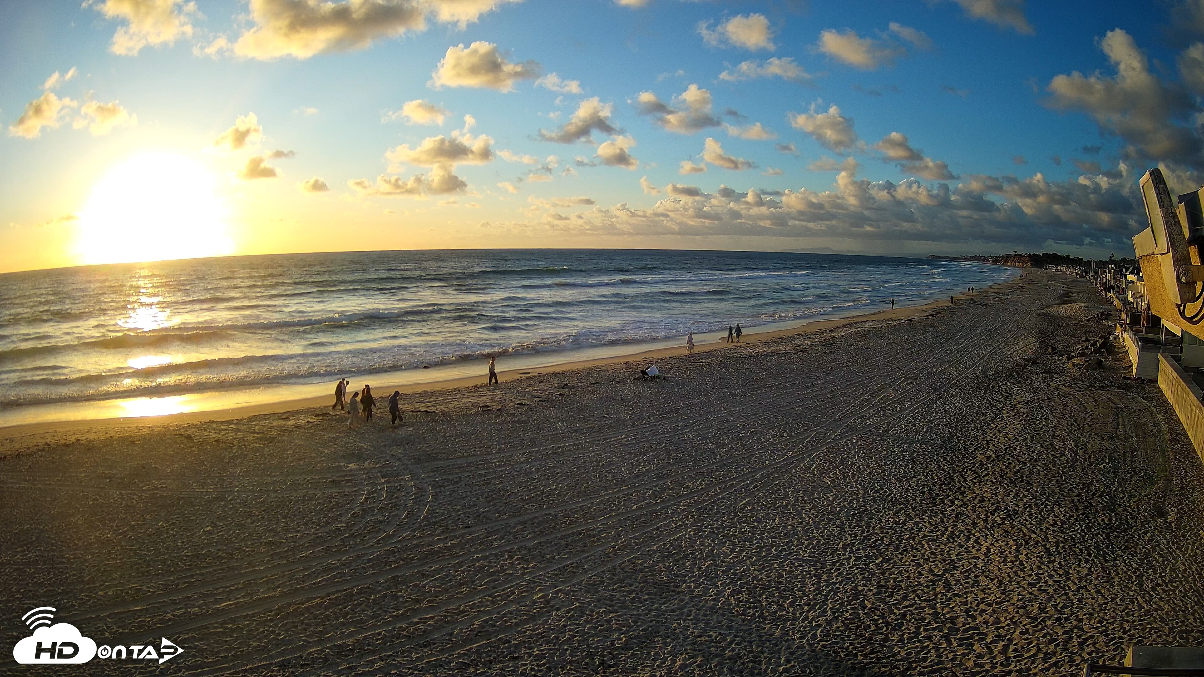 Snapshot of 17th St. Del Mar Beach - 4K NW View Live Cam taken Apr 13, 2026, 7:01pm PDT