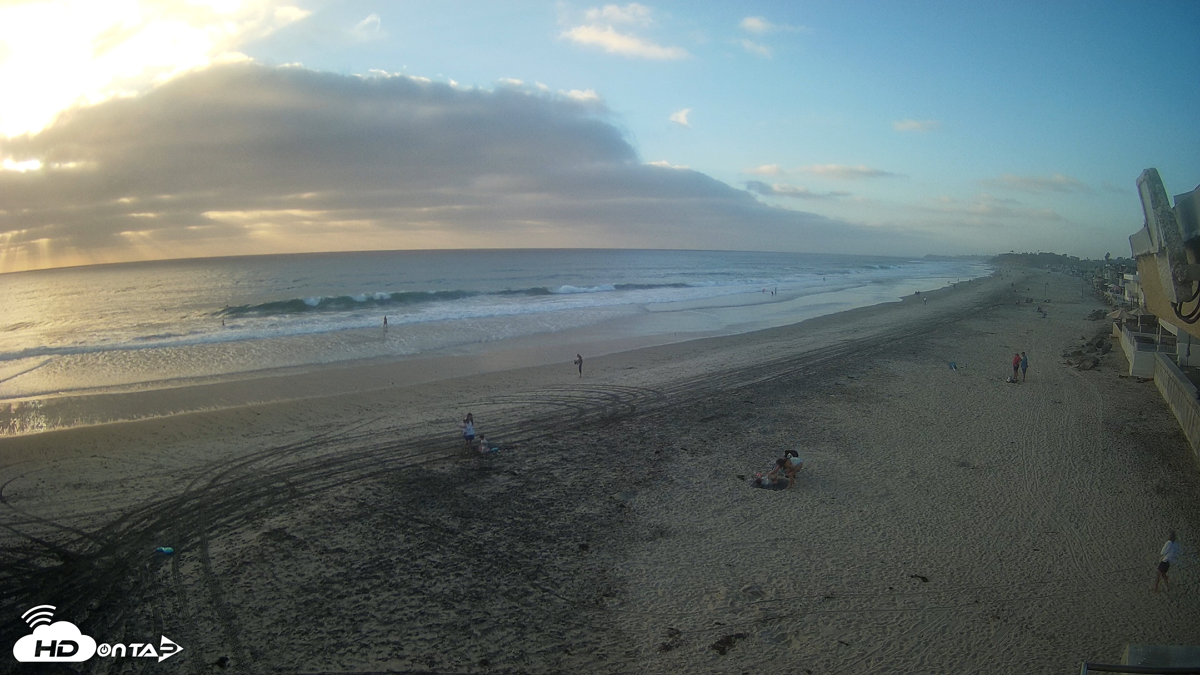 Snapshot of 17th St. Del Mar Beach - 4K NW View Live Cam taken Sep 14, 2026, 6:16pm PDT