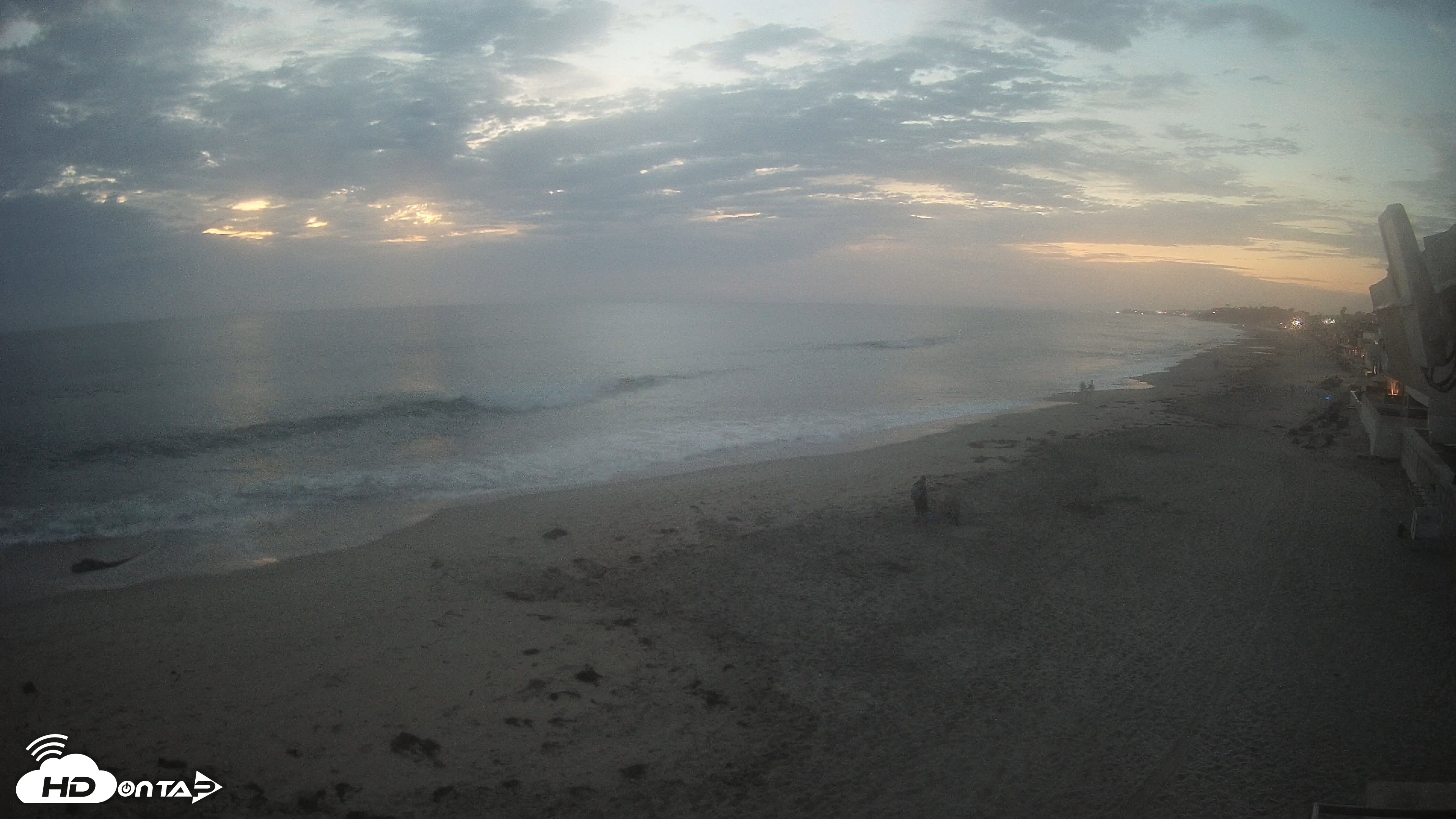 Snapshot of 17th St. Del Mar Beach - 4K NW View Live Cam taken Jul 11, 2026, 8:26pm PDT
