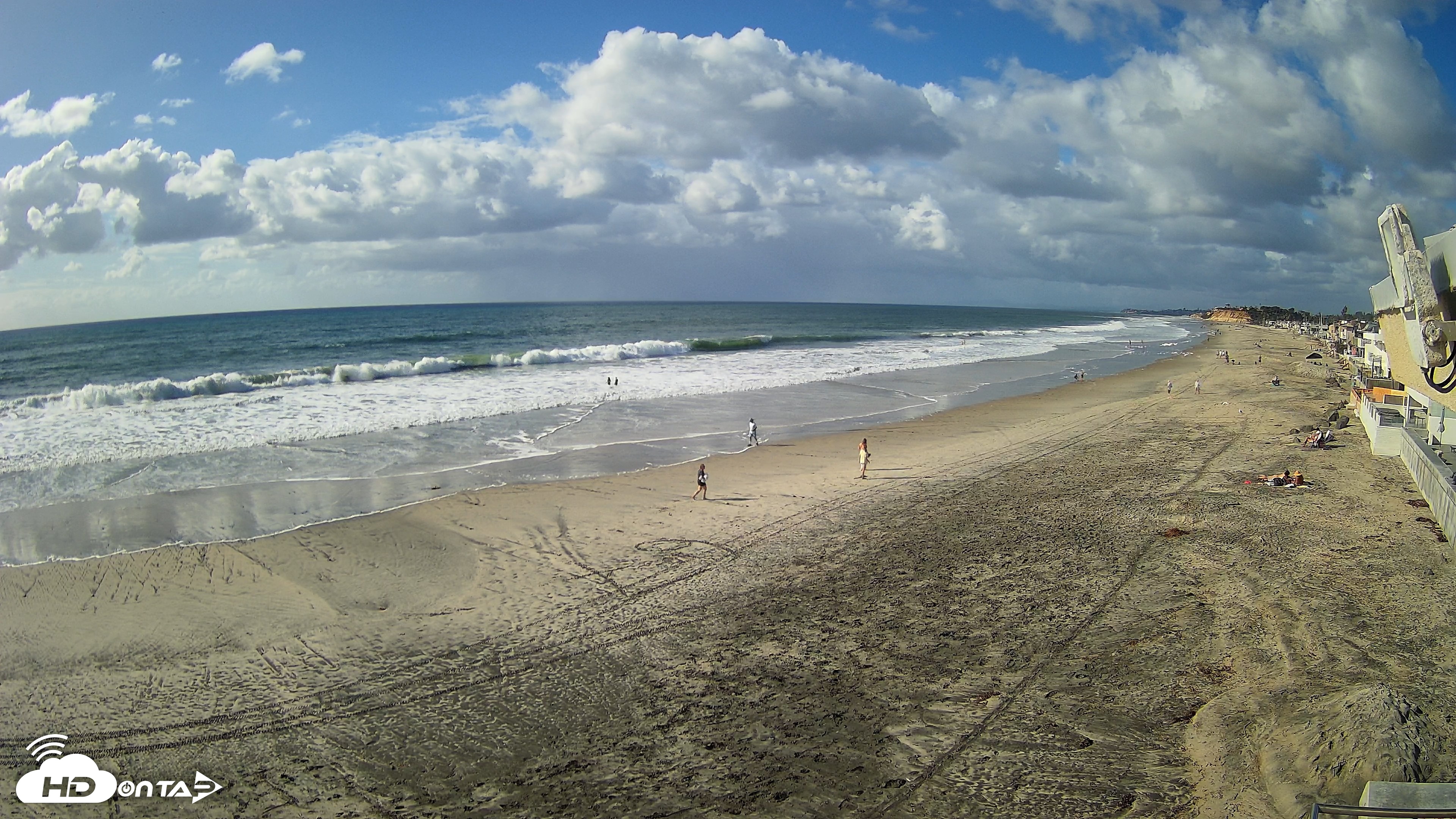 Snapshot of 17th St. Del Mar Beach - 4K NW View Live Cam taken Oct 12, 2026, 3:40pm PDT