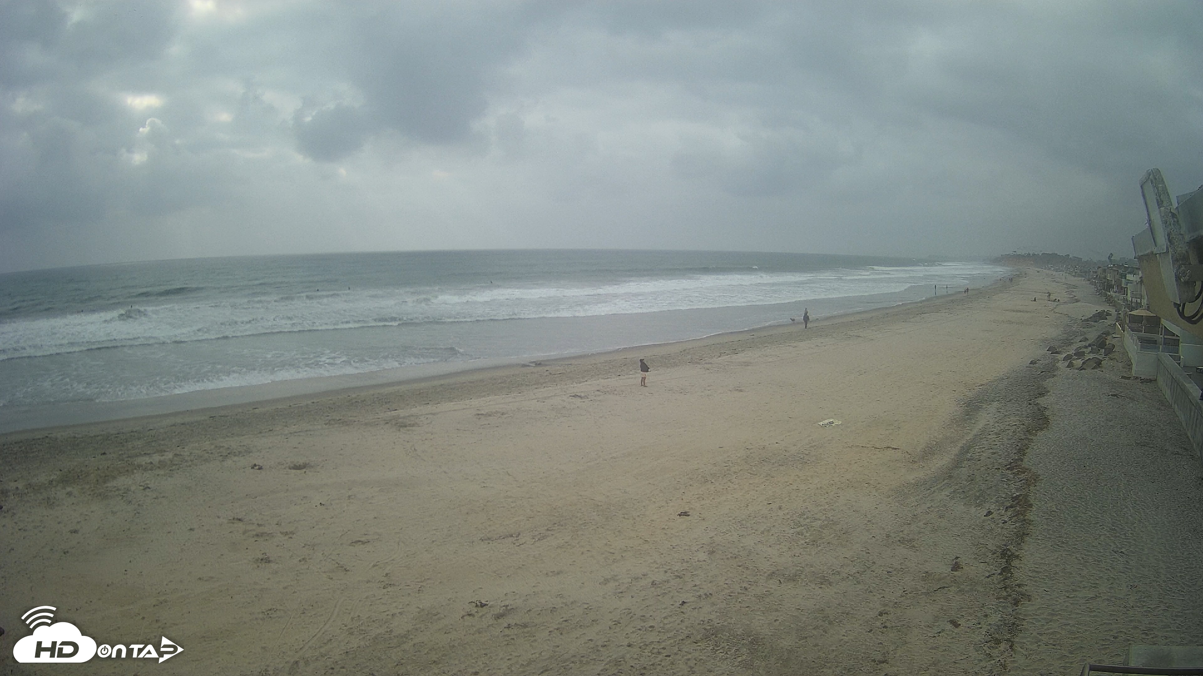 Snapshot of 17th St. Del Mar Beach - 4K NW View Live Cam taken May 17, 2026, 5:26pm PDT