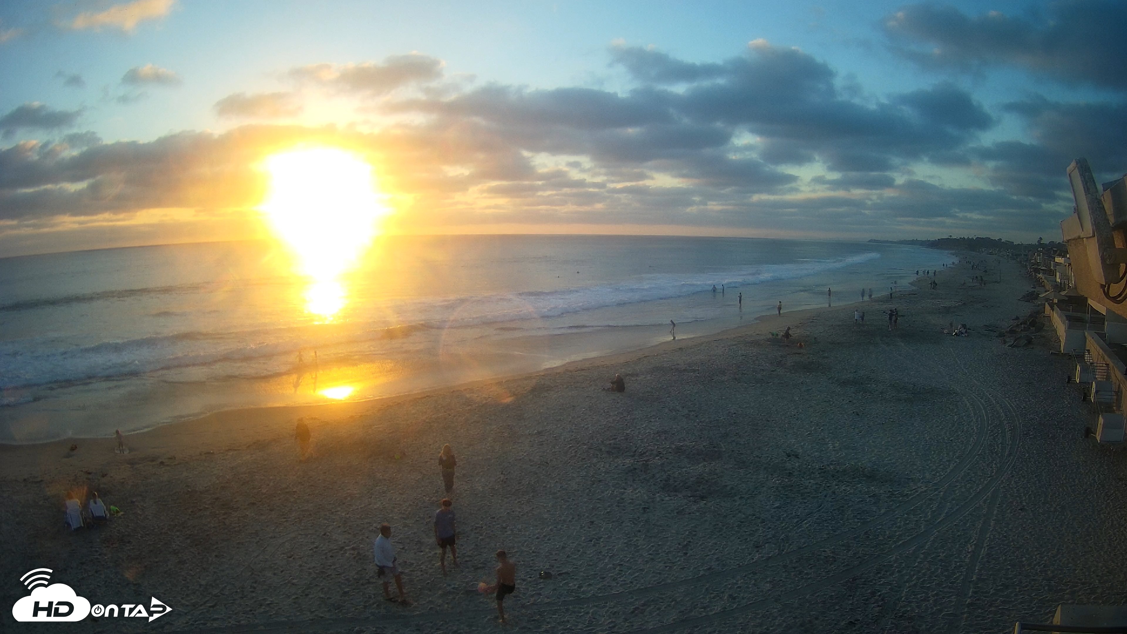 Snapshot of 17th St. Del Mar Beach - 4K NW View Live Cam taken Jul 1, 2026, 7:48pm PDT