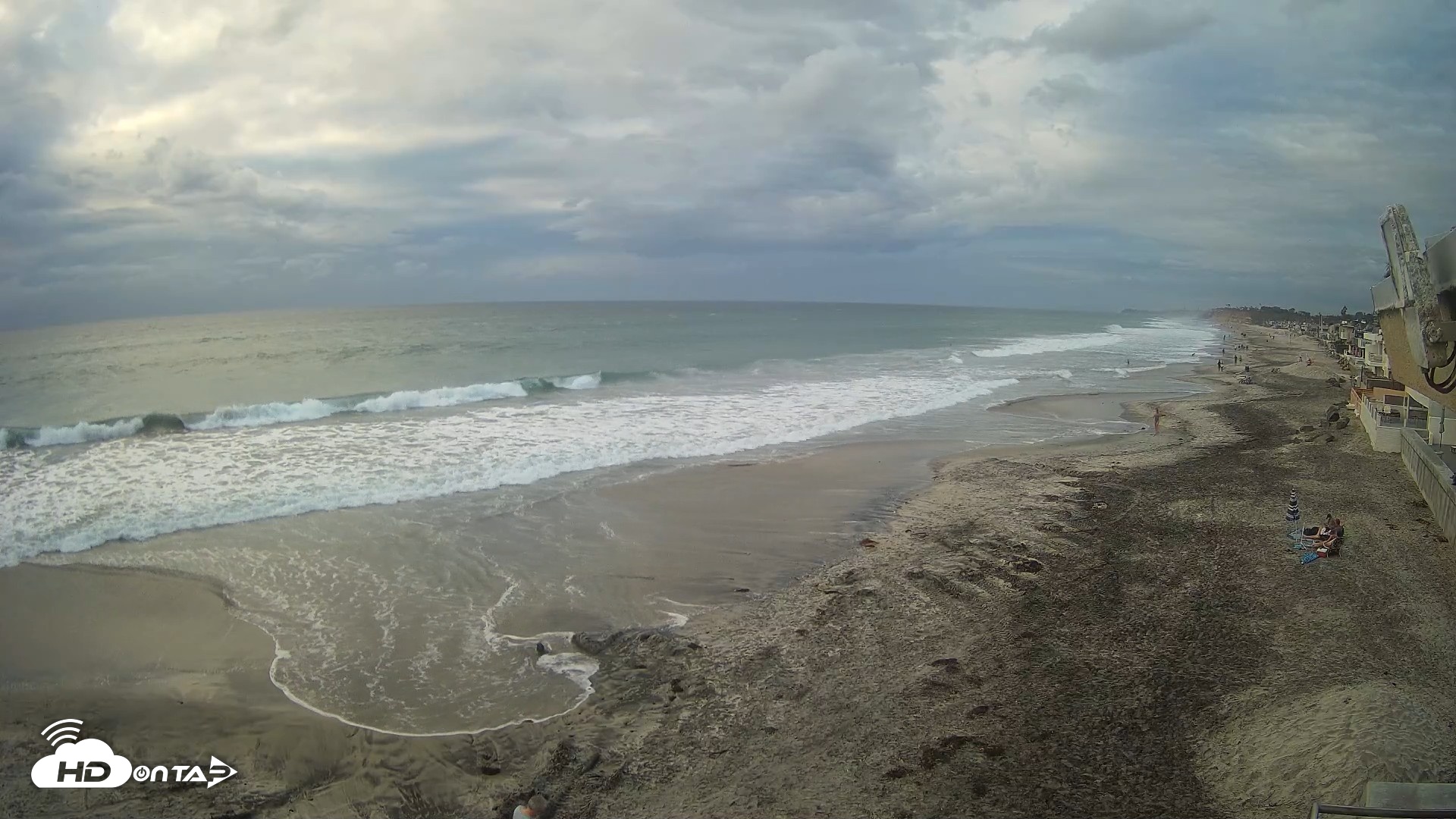 Snapshot of 17th St. Del Mar Beach - 4K NW View Live Cam taken Oct 21, 2026, 5:16pm PDT