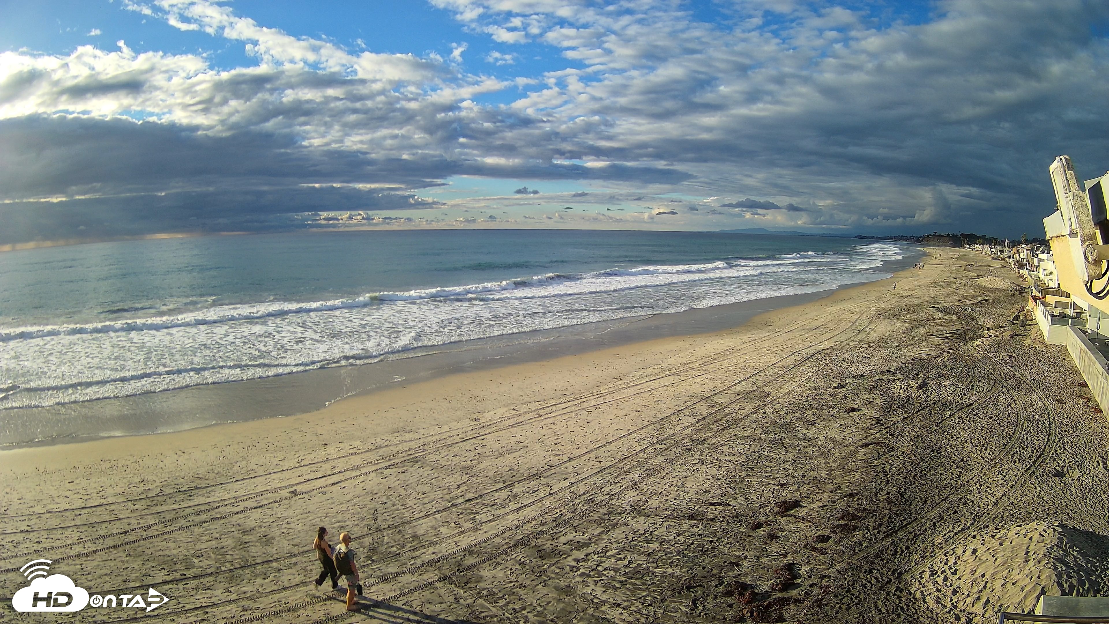 Snapshot of 17th St. Del Mar Beach - 4K NW View Live Cam taken Oct 23, 2026, 5:05pm PDT