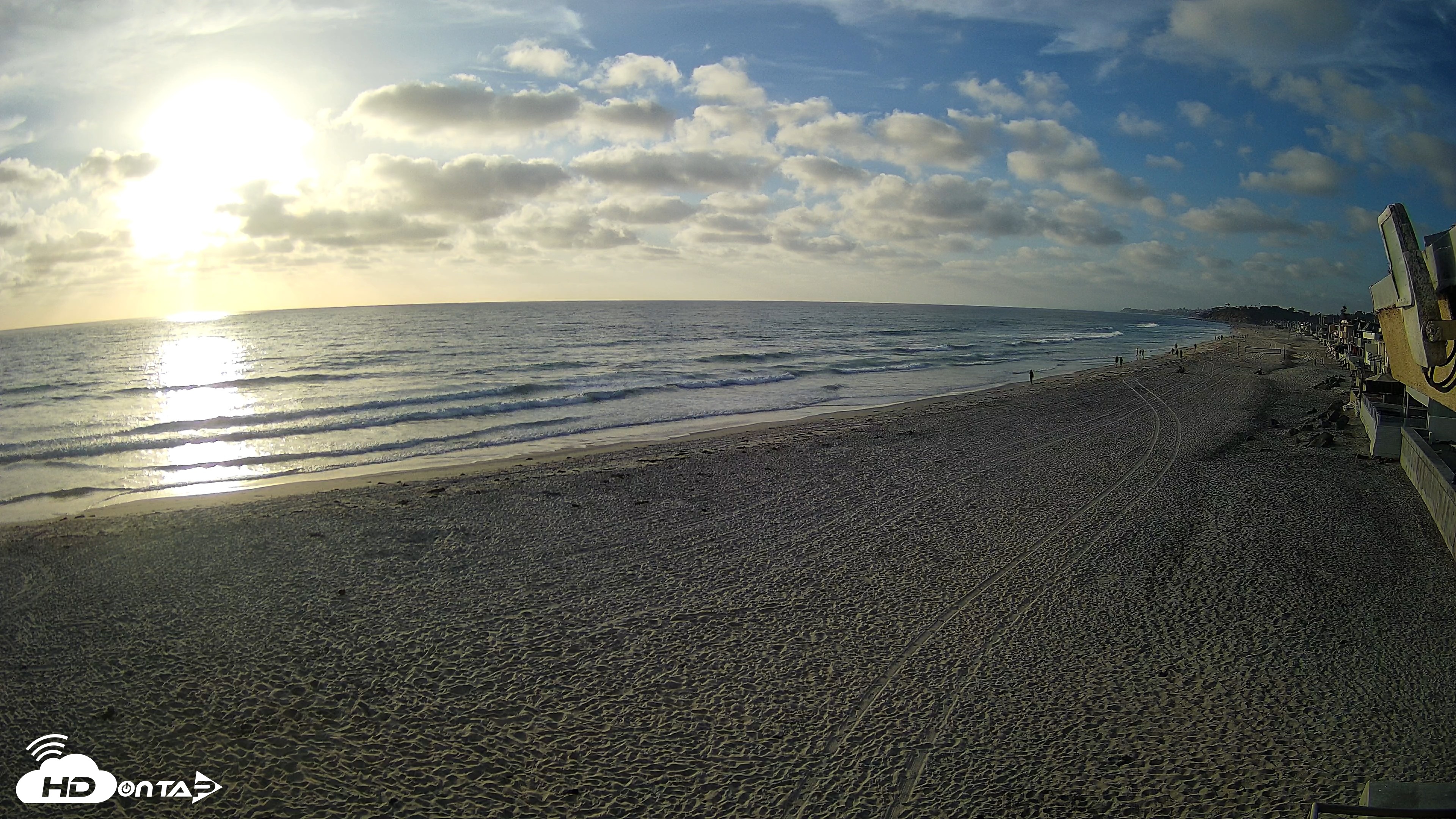 Snapshot of 17th St. Del Mar Beach - 4K NW View Live Cam taken Apr 29, 2026, 6:37pm PDT