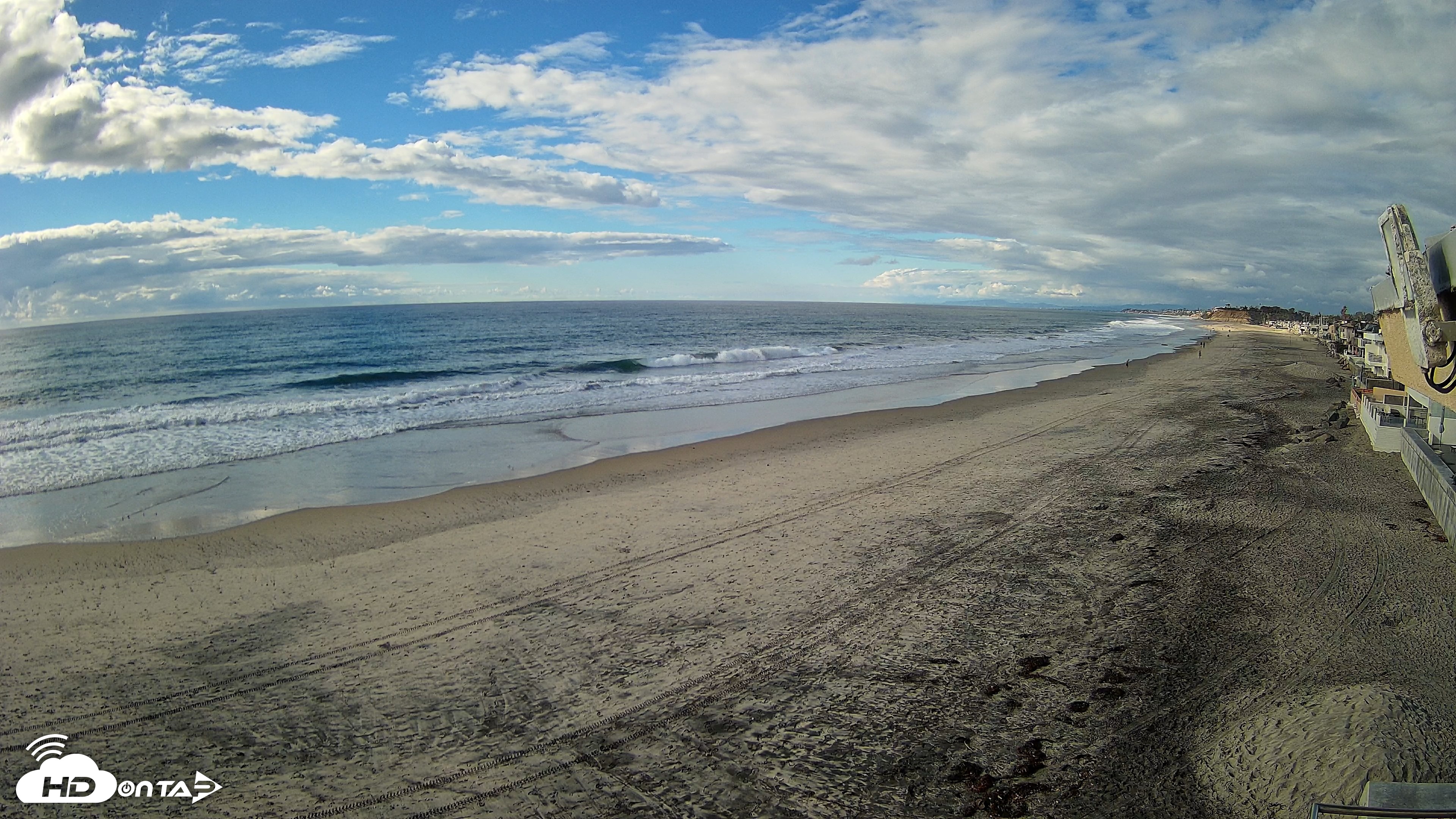 Snapshot of 17th St. Del Mar Beach - 4K NW View Live Cam taken Oct 23, 2026, 3:52pm PDT