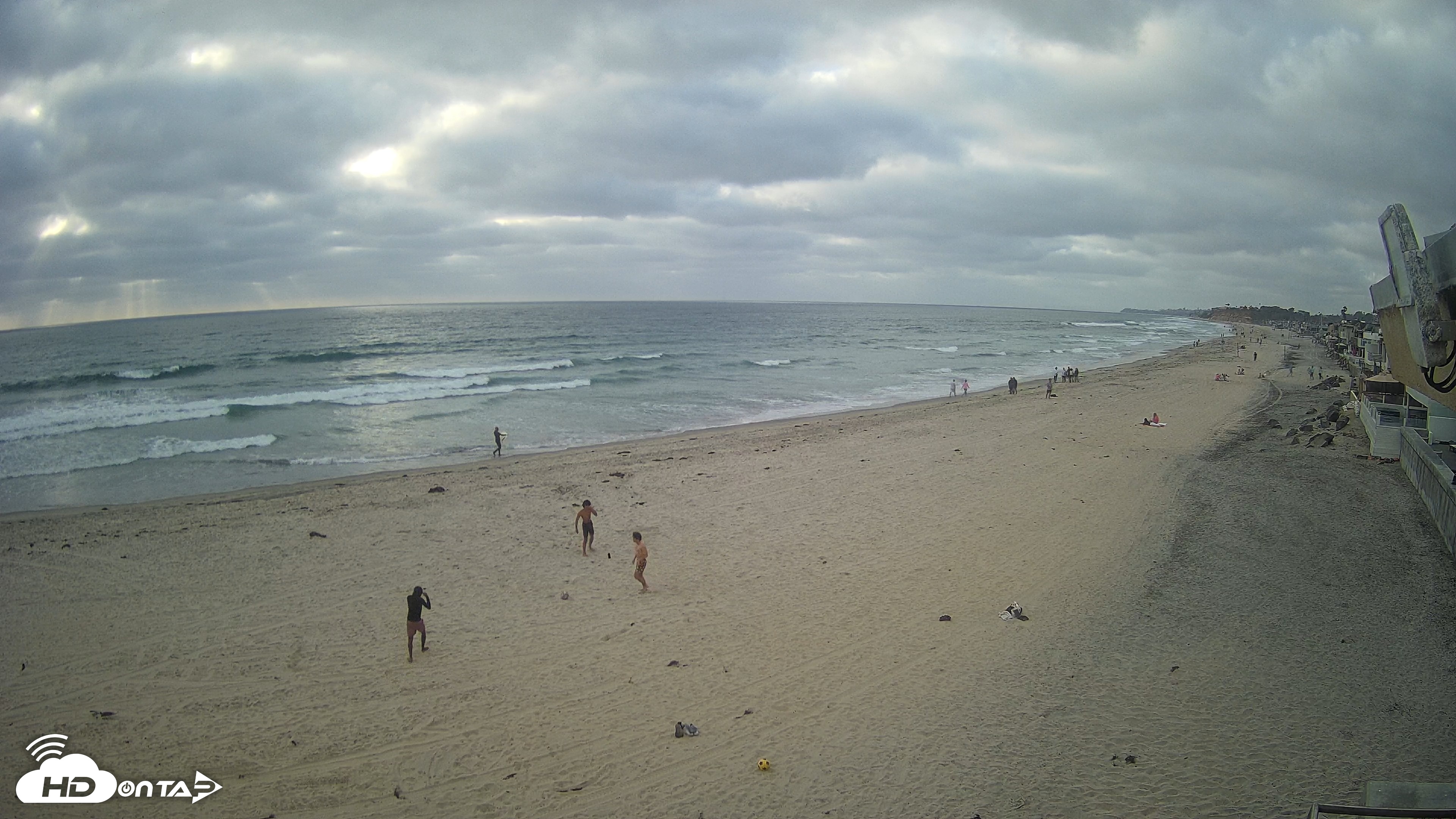 Snapshot of 17th St. Del Mar Beach - 4K NW View Live Cam taken Apr 24, 2026, 6:10pm PDT
