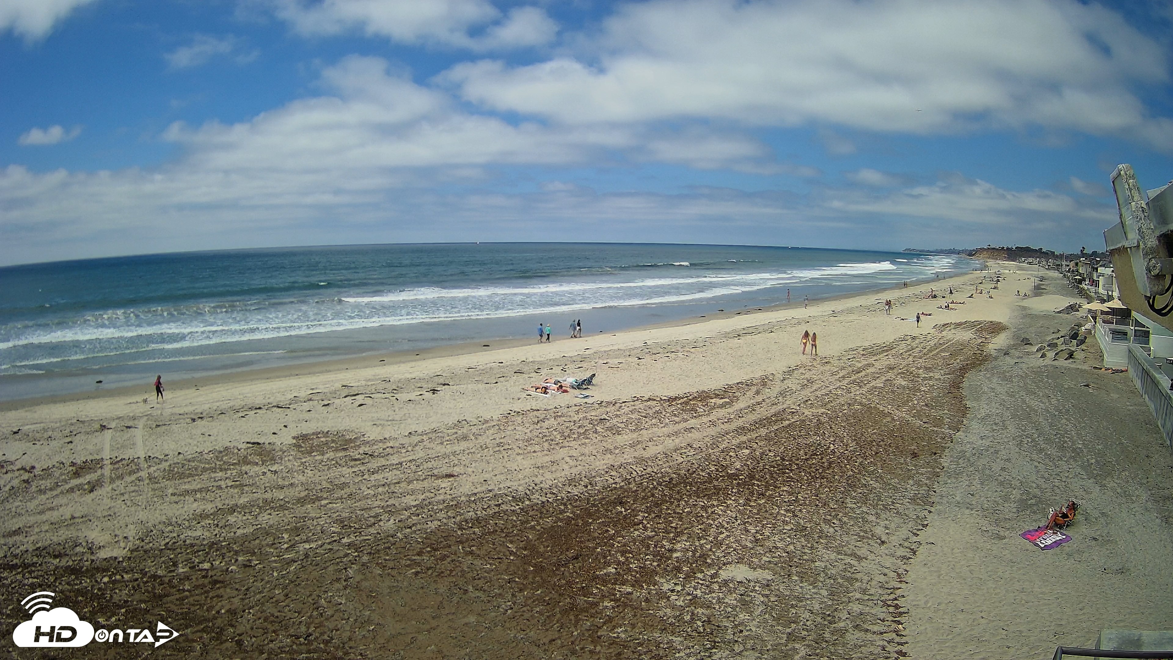 Snapshot of 17th St. Del Mar Beach - 4K NW View Live Cam taken May 7, 2026, 1:27pm PDT