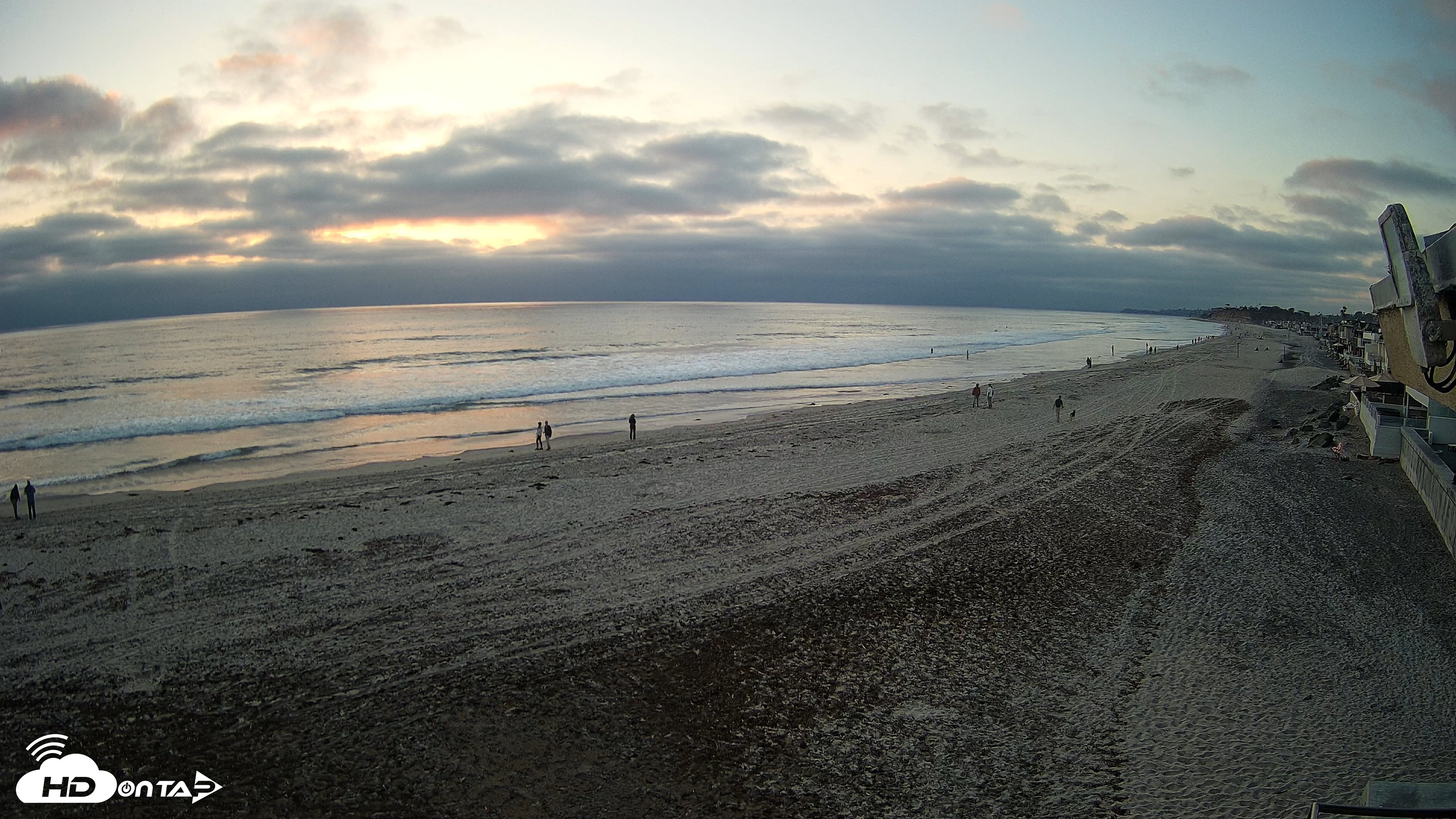 Snapshot of 17th St. Del Mar Beach - 4K NW View Live Cam taken May 7, 2026, 7:27pm PDT