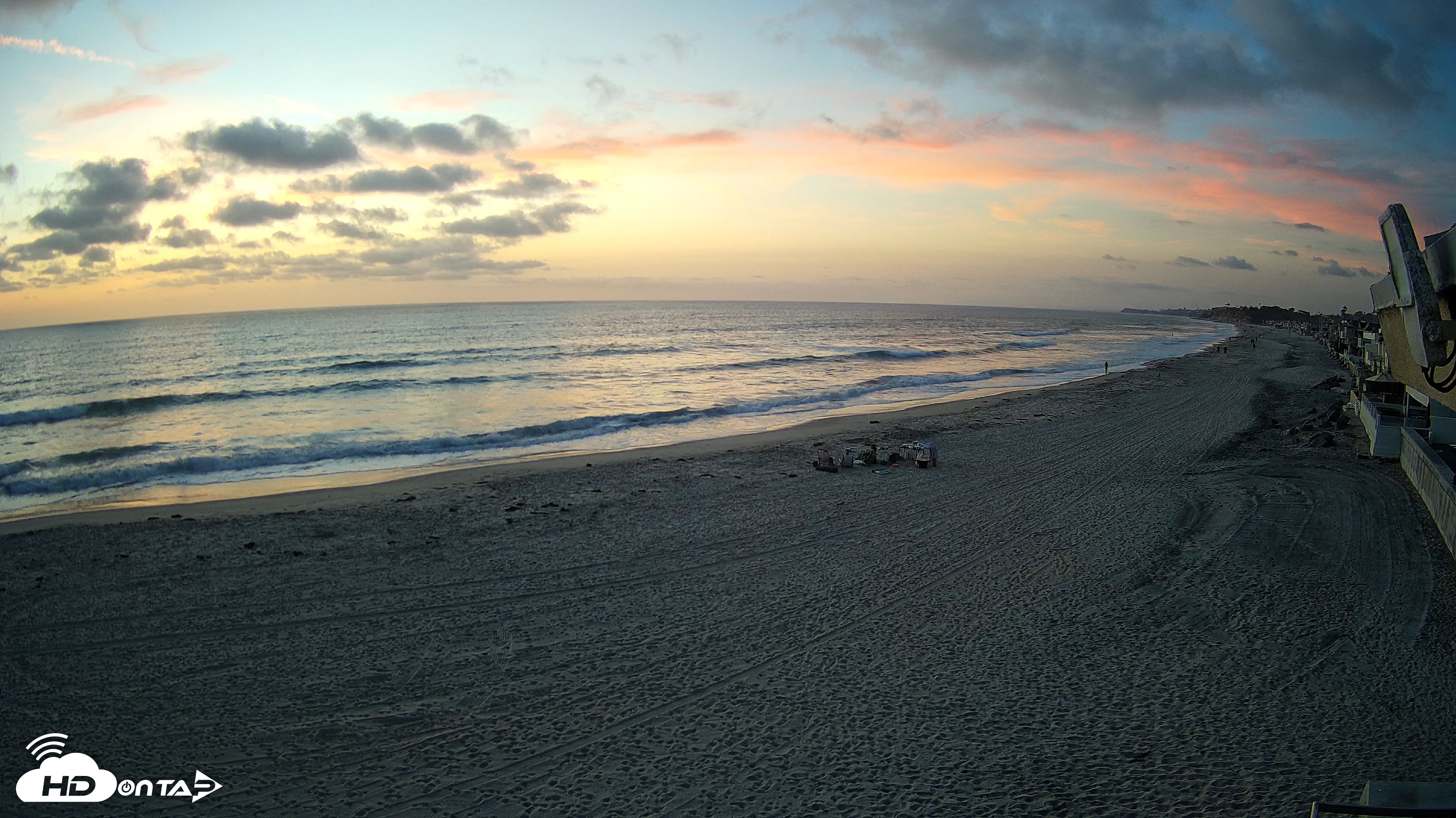 Snapshot of 17th St. Del Mar Beach - 4K NW View Live Cam taken Apr 16, 2026, 7:27pm PDT
