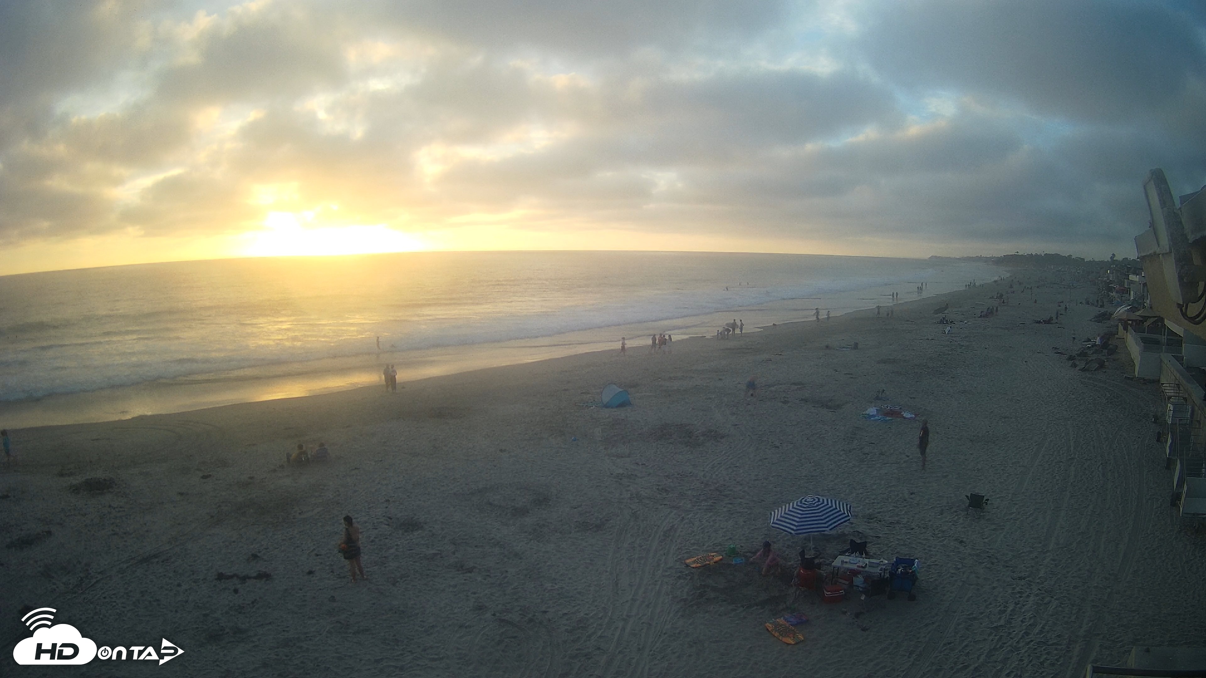 Snapshot of 17th St. Del Mar Beach - 4K NW View Live Cam taken Jul 4, 2026, 7:43pm PDT