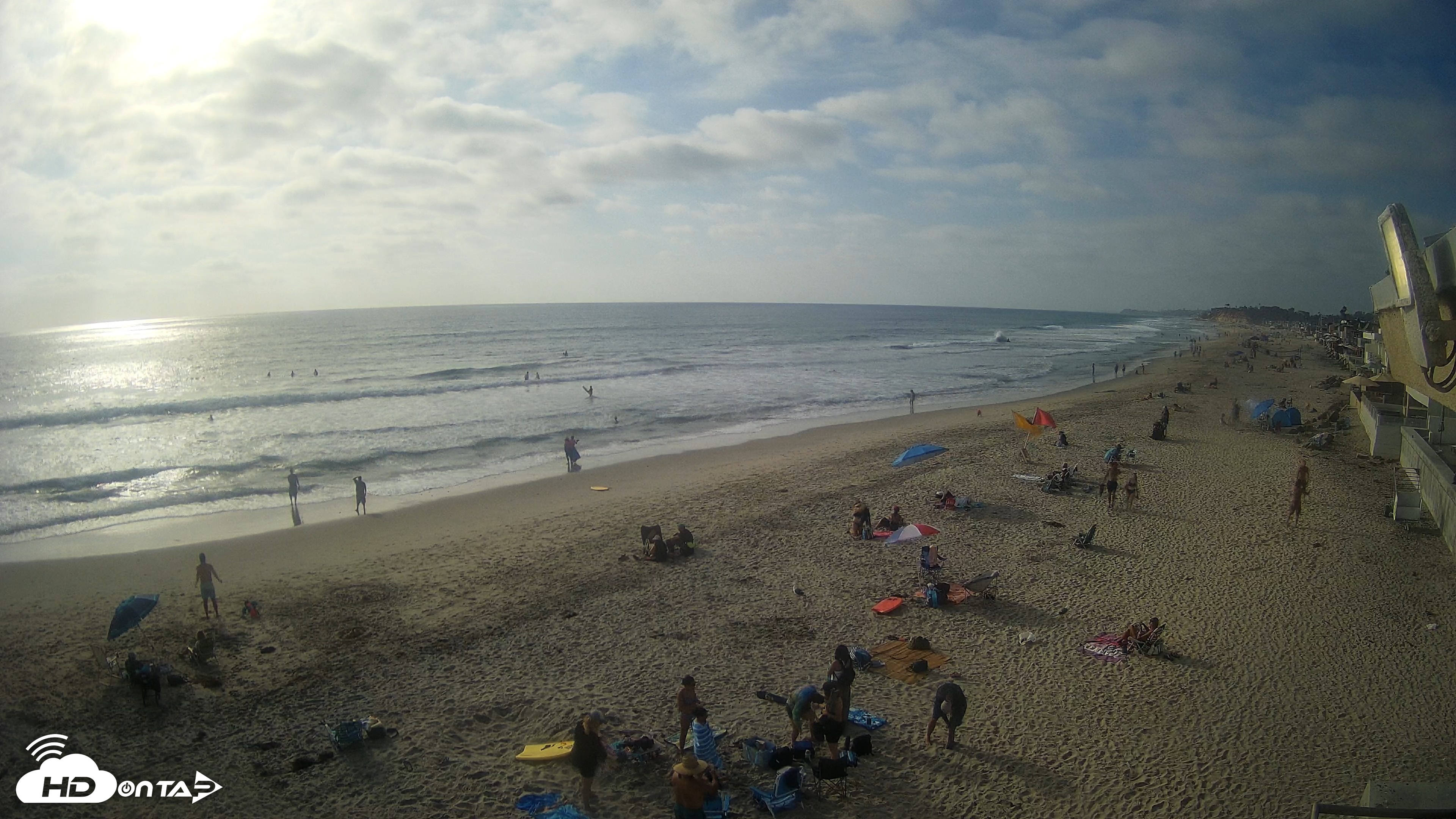 Snapshot of 17th St. Del Mar Beach - 4K NW View Live Cam taken Aug 4, 2026, 5:40pm PDT