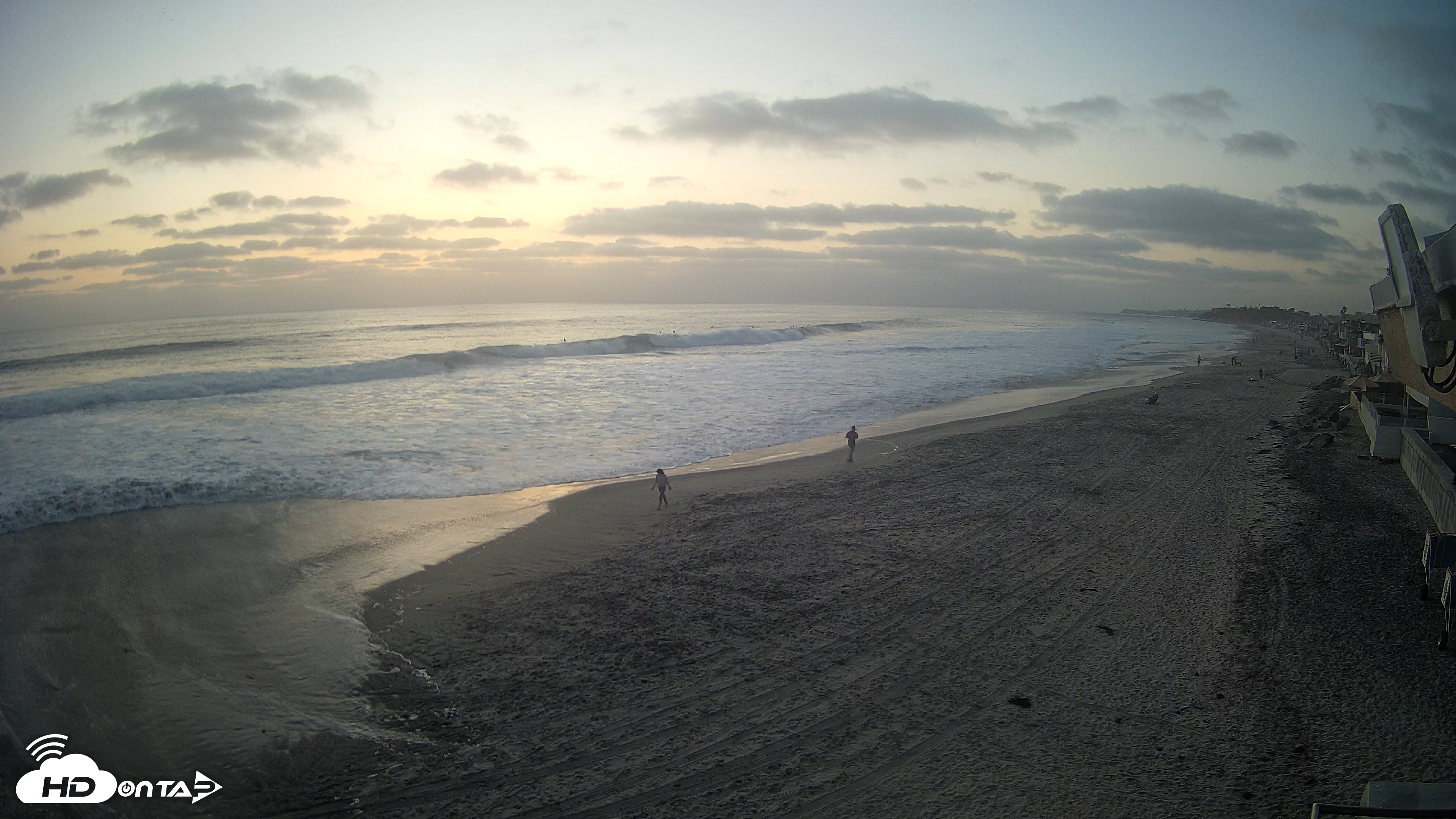 Snapshot of 17th St. Del Mar Beach - 4K NW View Live Cam taken Jun 1, 2026, 7:58pm PDT