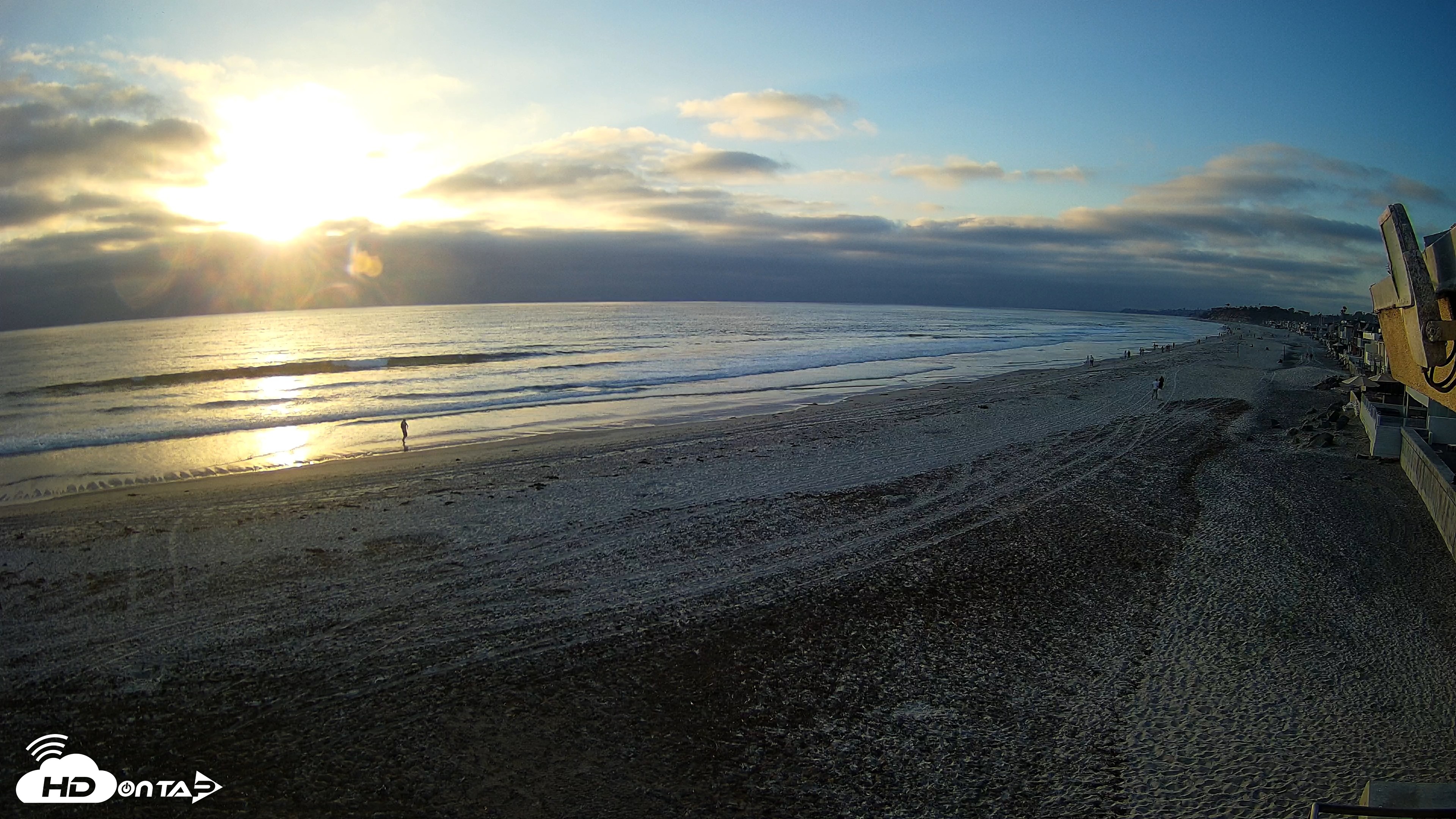 Snapshot of 17th St. Del Mar Beach - 4K NW View Live Cam taken May 7, 2026, 7:05pm PDT