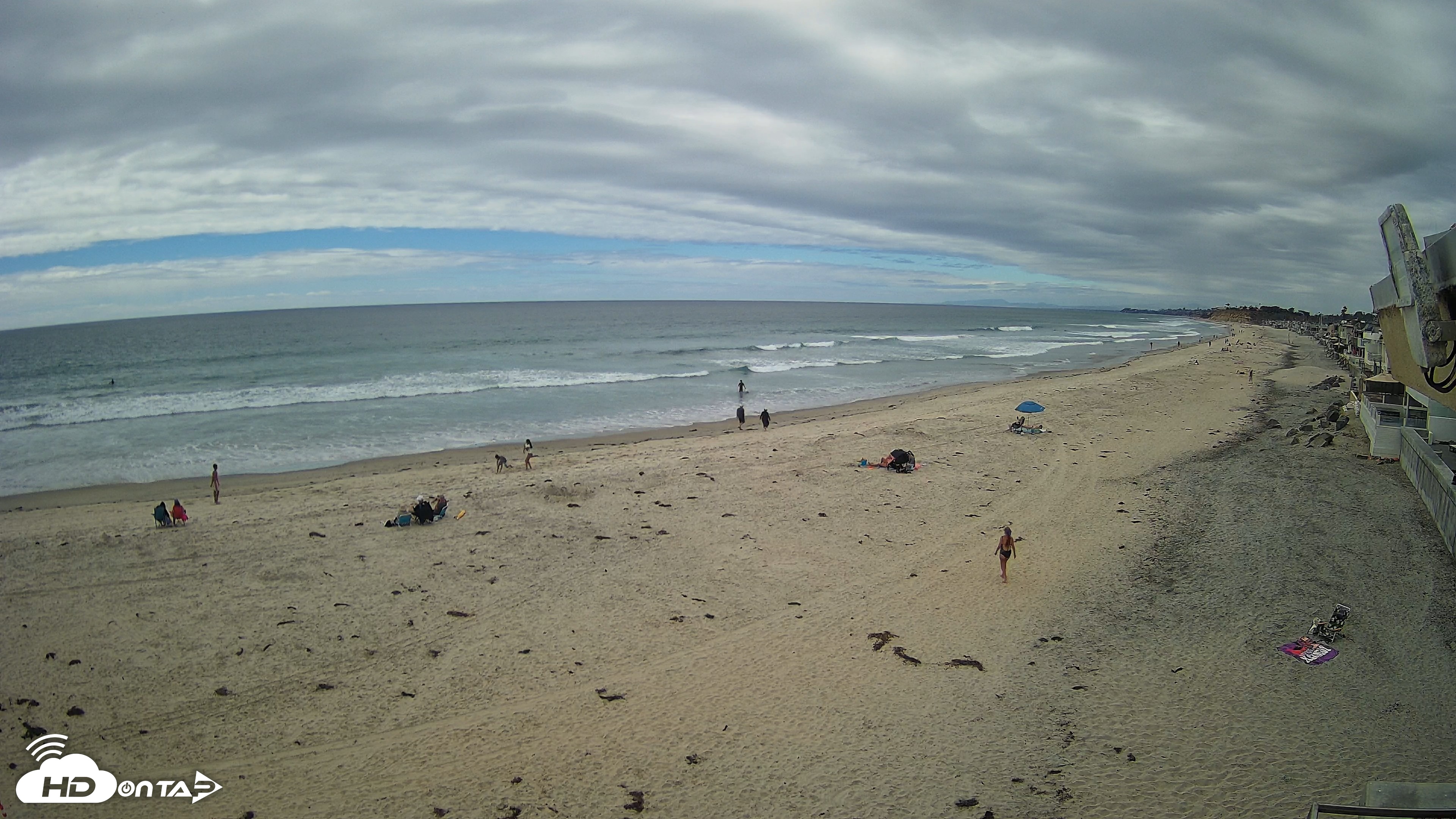 Snapshot of 17th St. Del Mar Beach - 4K NW View Live Cam taken Apr 21, 2026, 2:49pm PDT