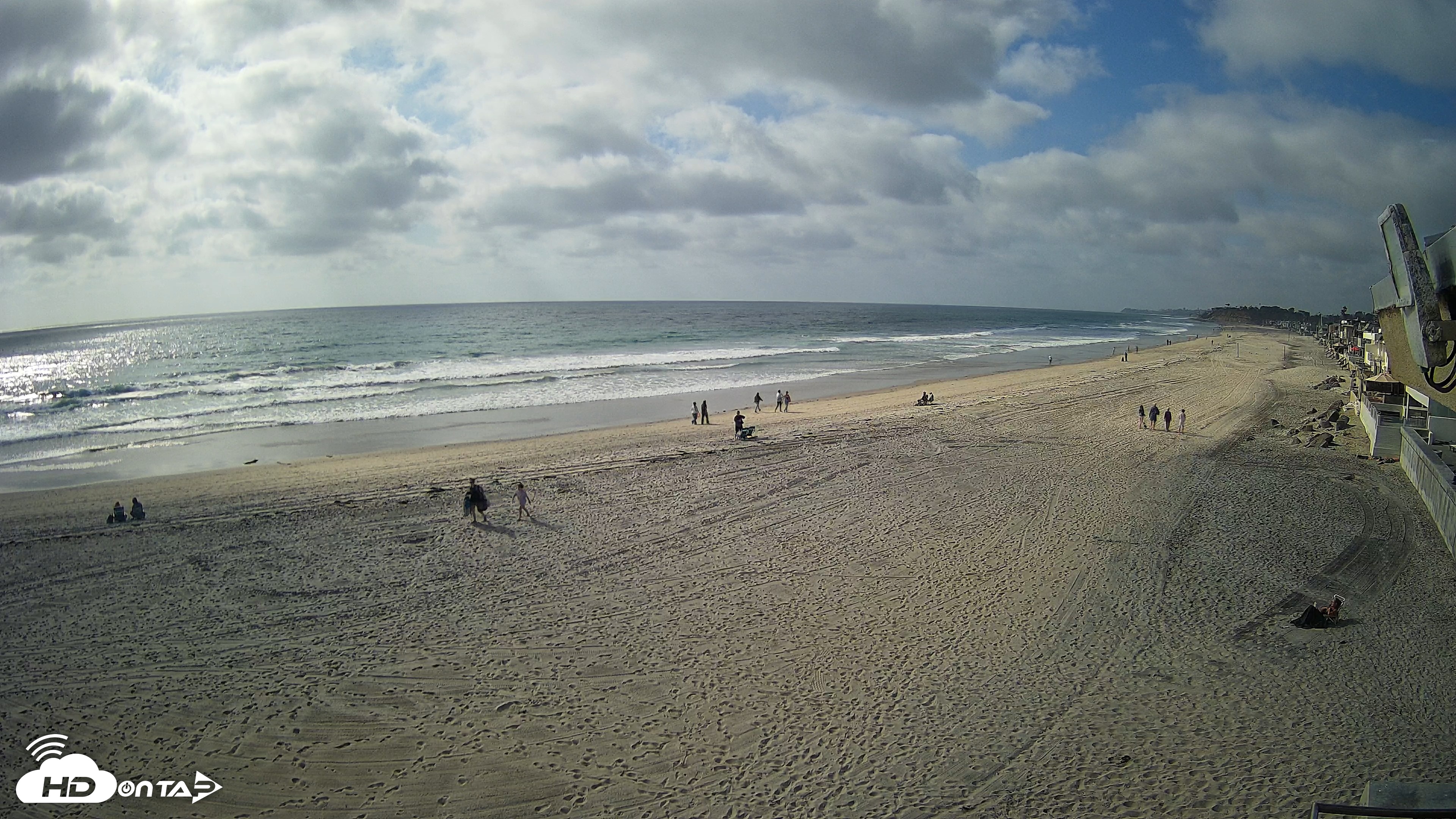 Snapshot of 17th St. Del Mar Beach - 4K NW View Live Cam taken Apr 30, 2026, 4:40pm PDT