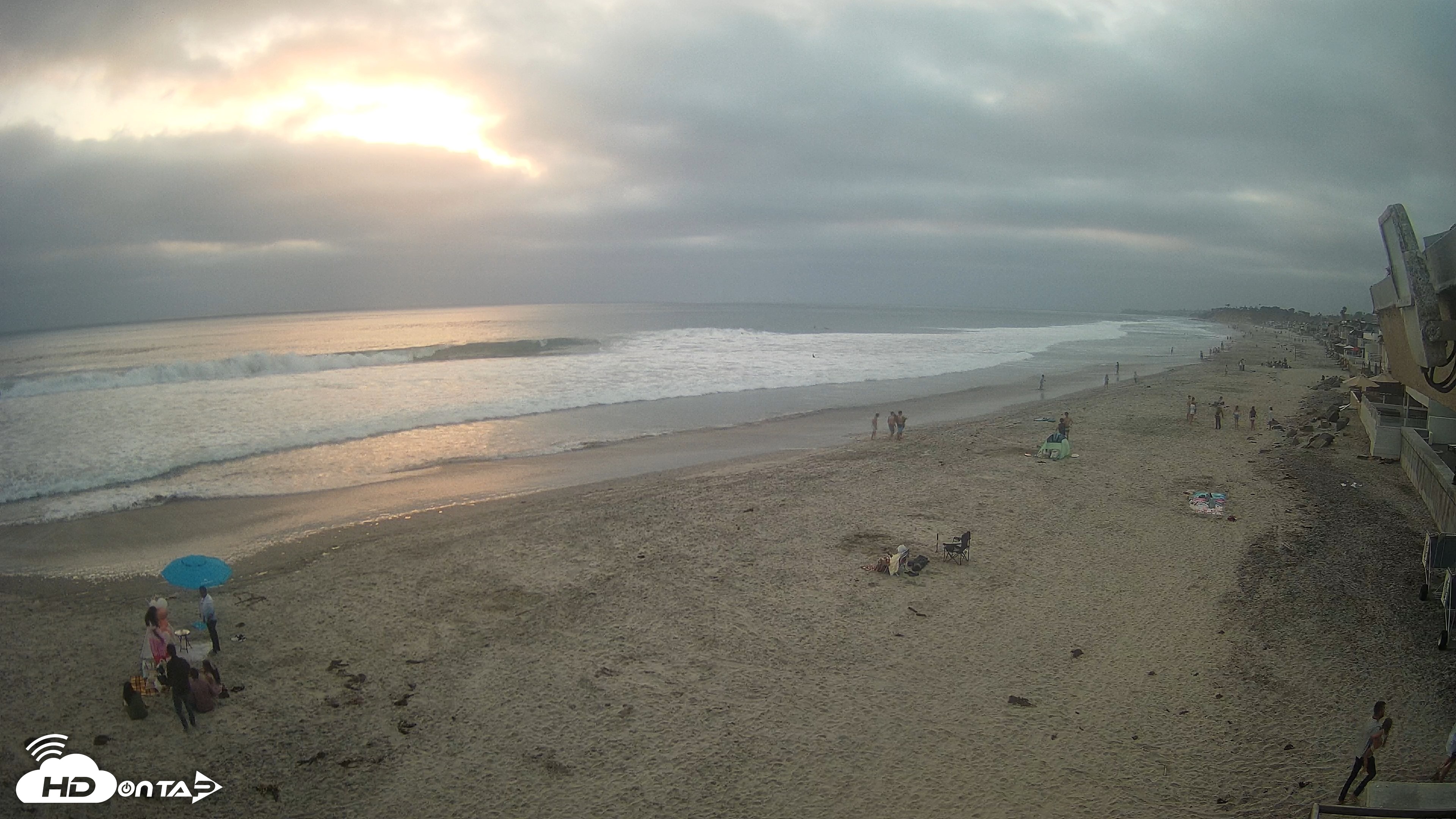 Snapshot of 17th St. Del Mar Beach - 4K NW View Live Cam taken Jun 4, 2026, 7:43pm PDT