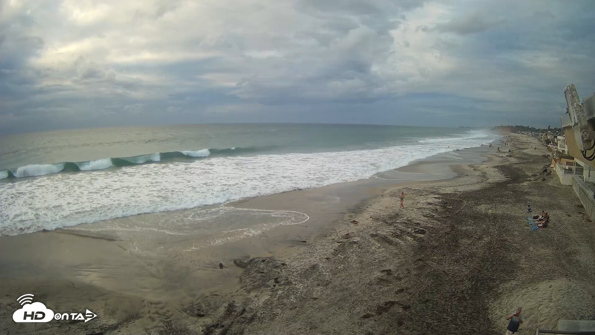 Snapshot of 17th St. Del Mar Beach - 4K NW View Live Cam taken Oct 21, 2026, 5:17pm PDT