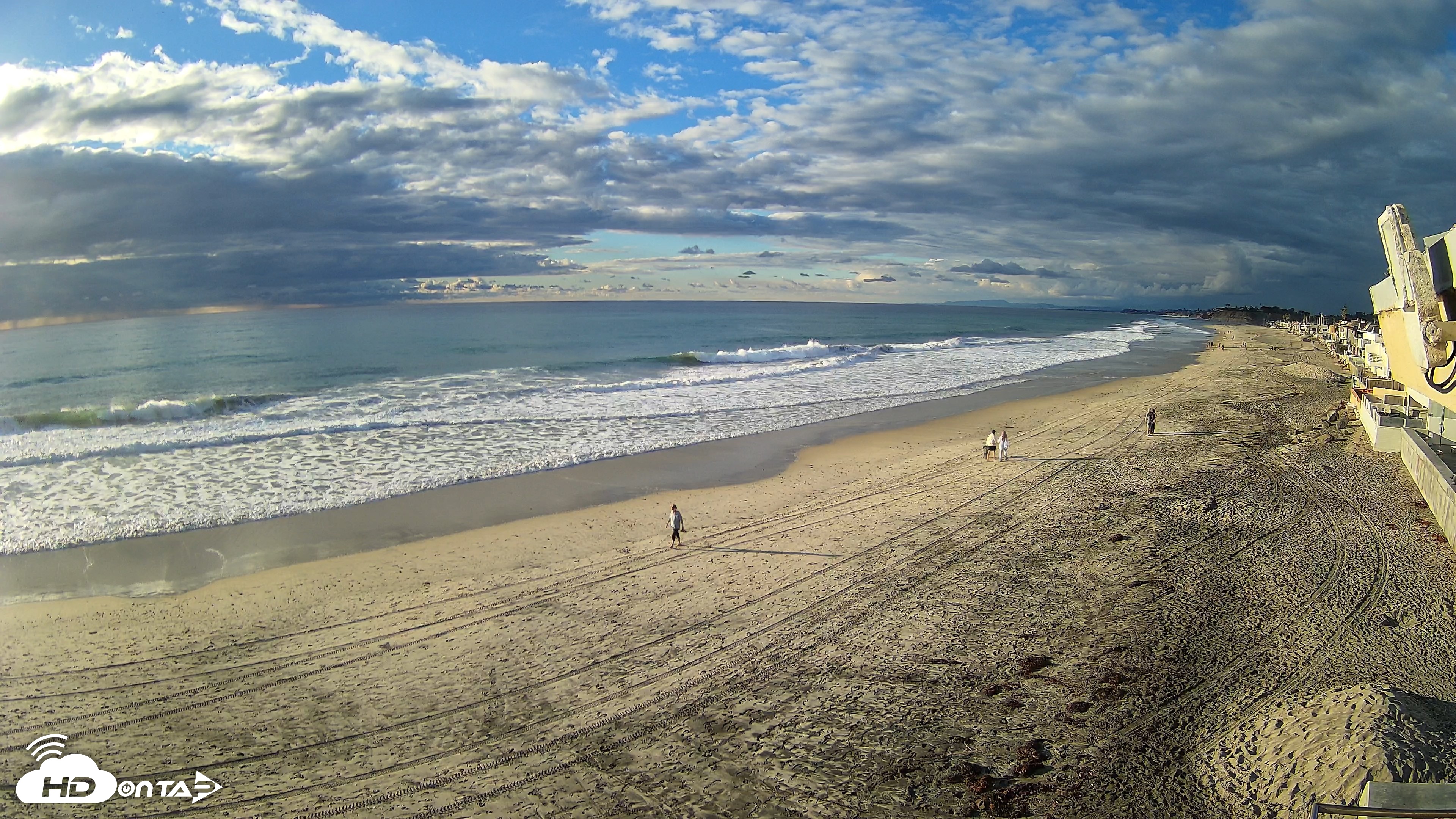 Snapshot of 17th St. Del Mar Beach - 4K NW View Live Cam taken Oct 23, 2026, 5:06pm PDT