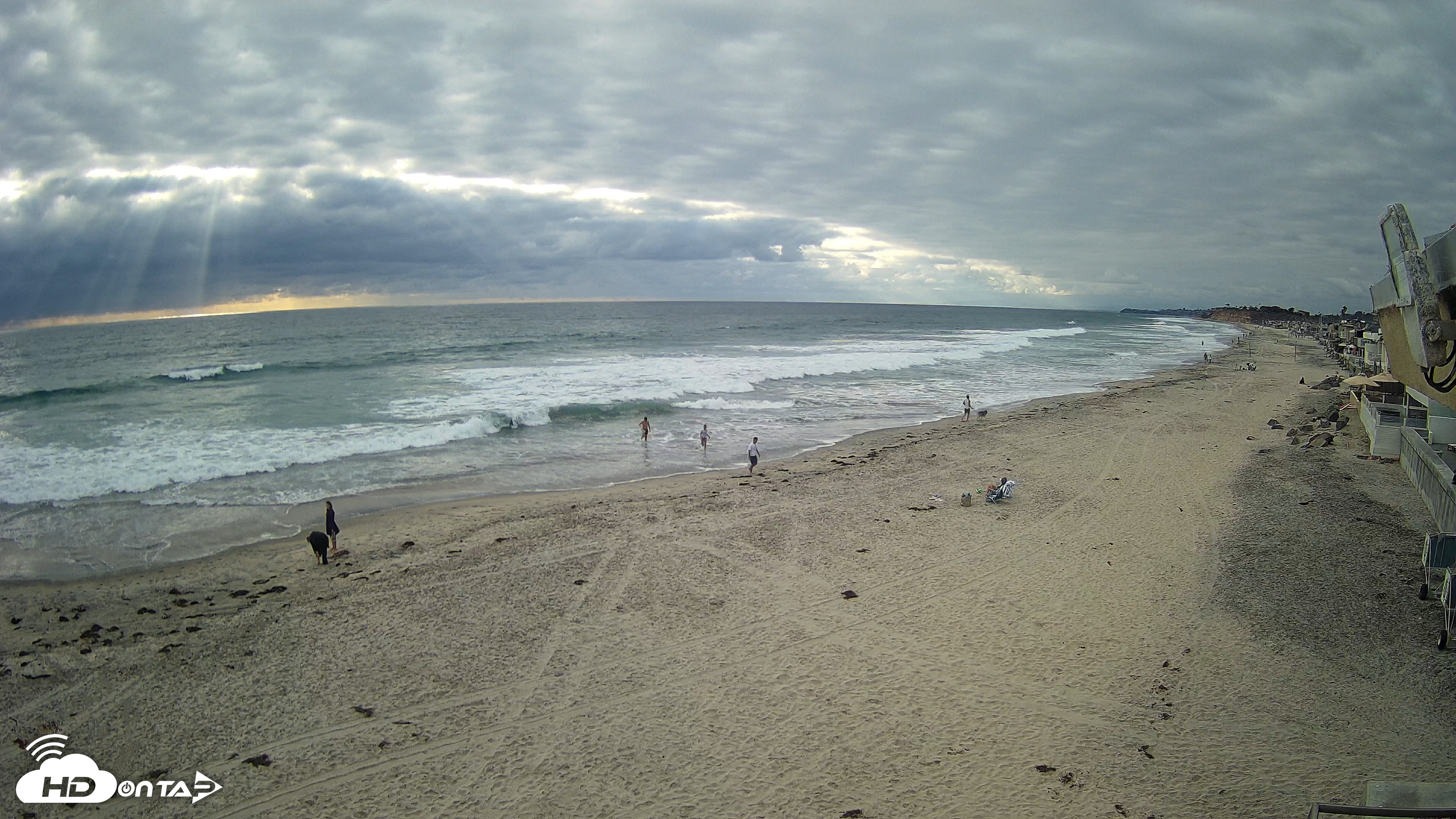 Snapshot of 17th St. Del Mar Beach - 4K NW View Live Cam taken May 26, 2026, 6:11pm PDT