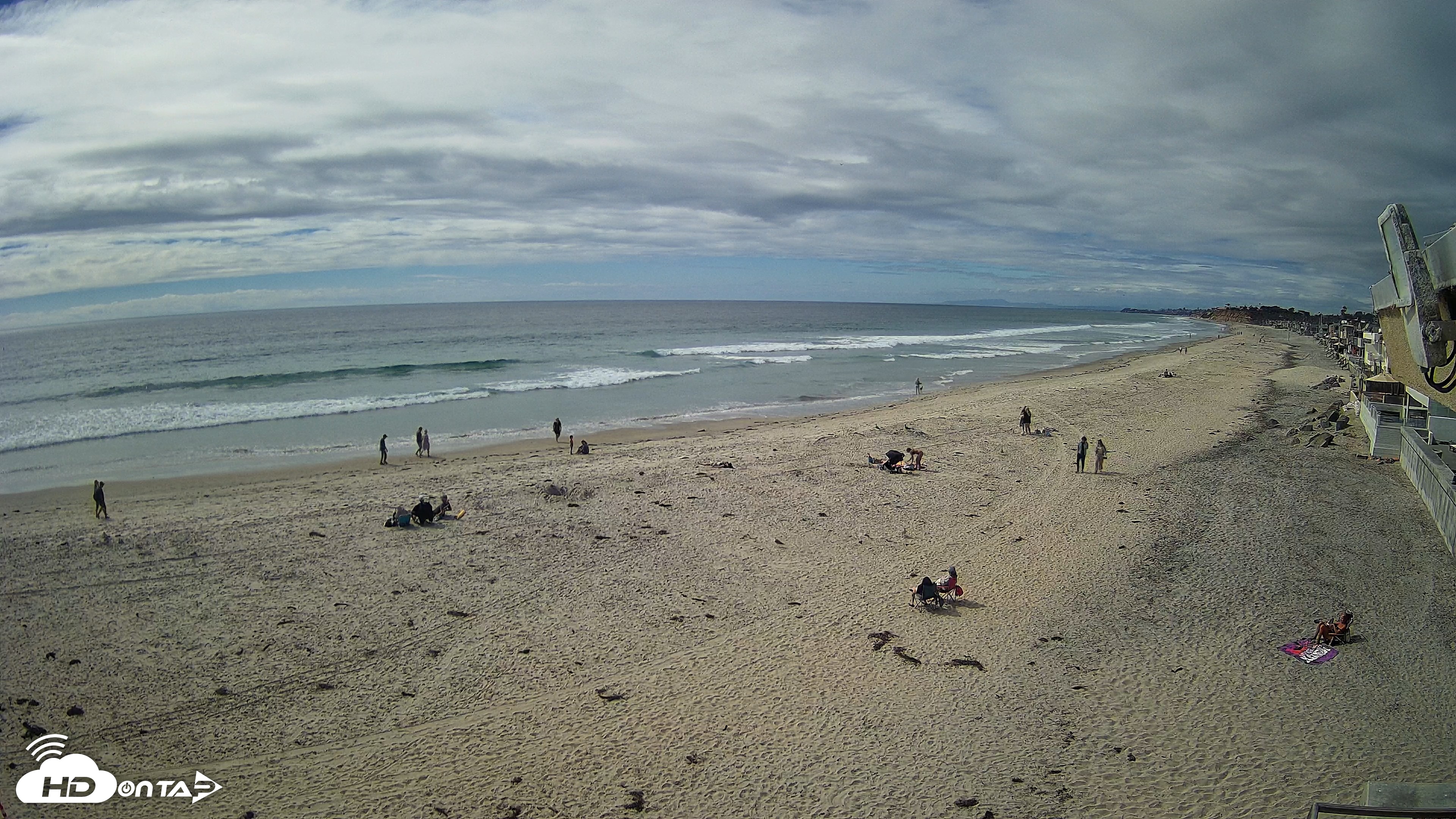 Snapshot of 17th St. Del Mar Beach - 4K NW View Live Cam taken Apr 21, 2026, 3:40pm PDT
