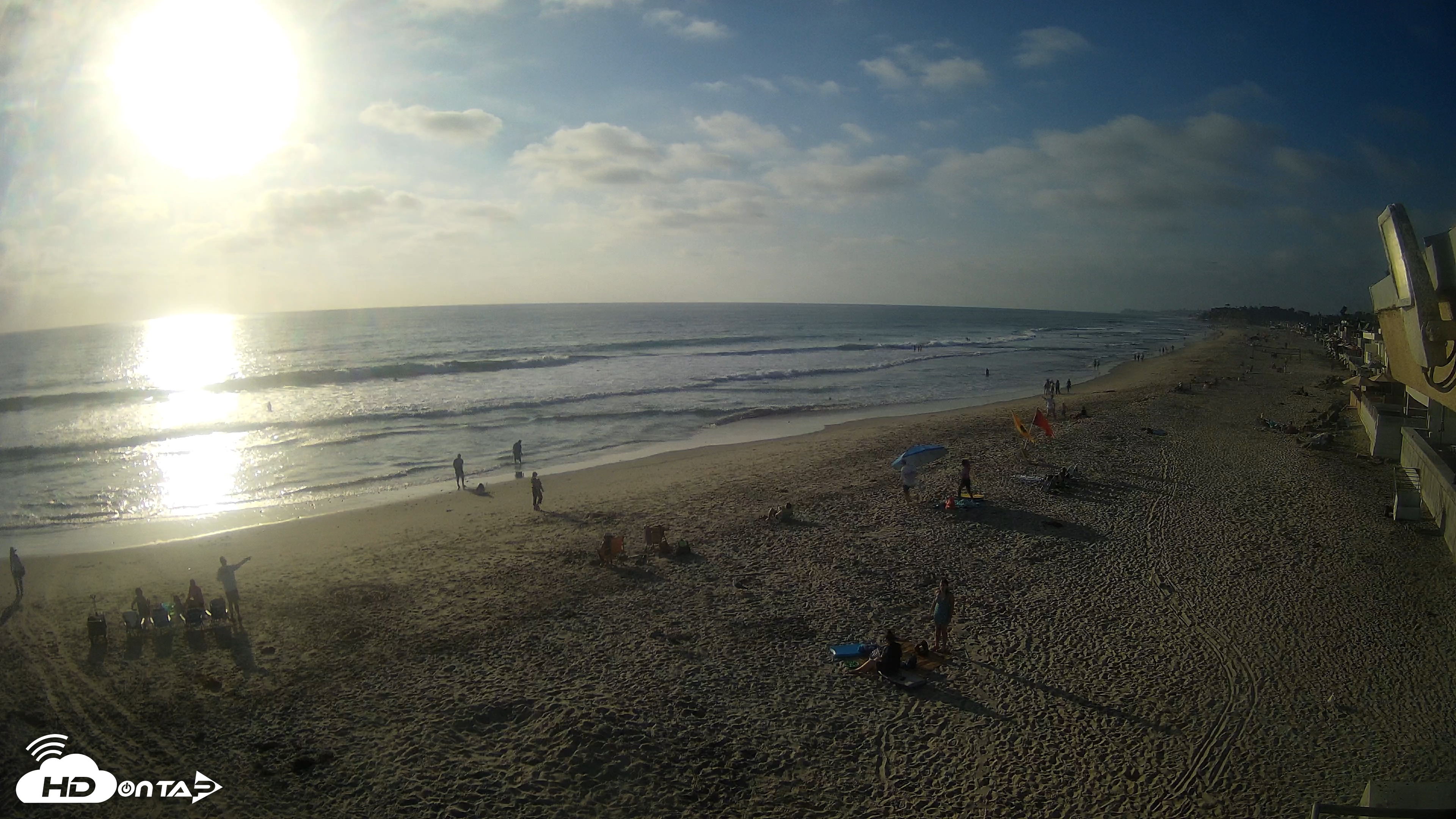 Snapshot of 17th St. Del Mar Beach - 4K NW View Live Cam taken Aug 4, 2026, 6:25pm PDT