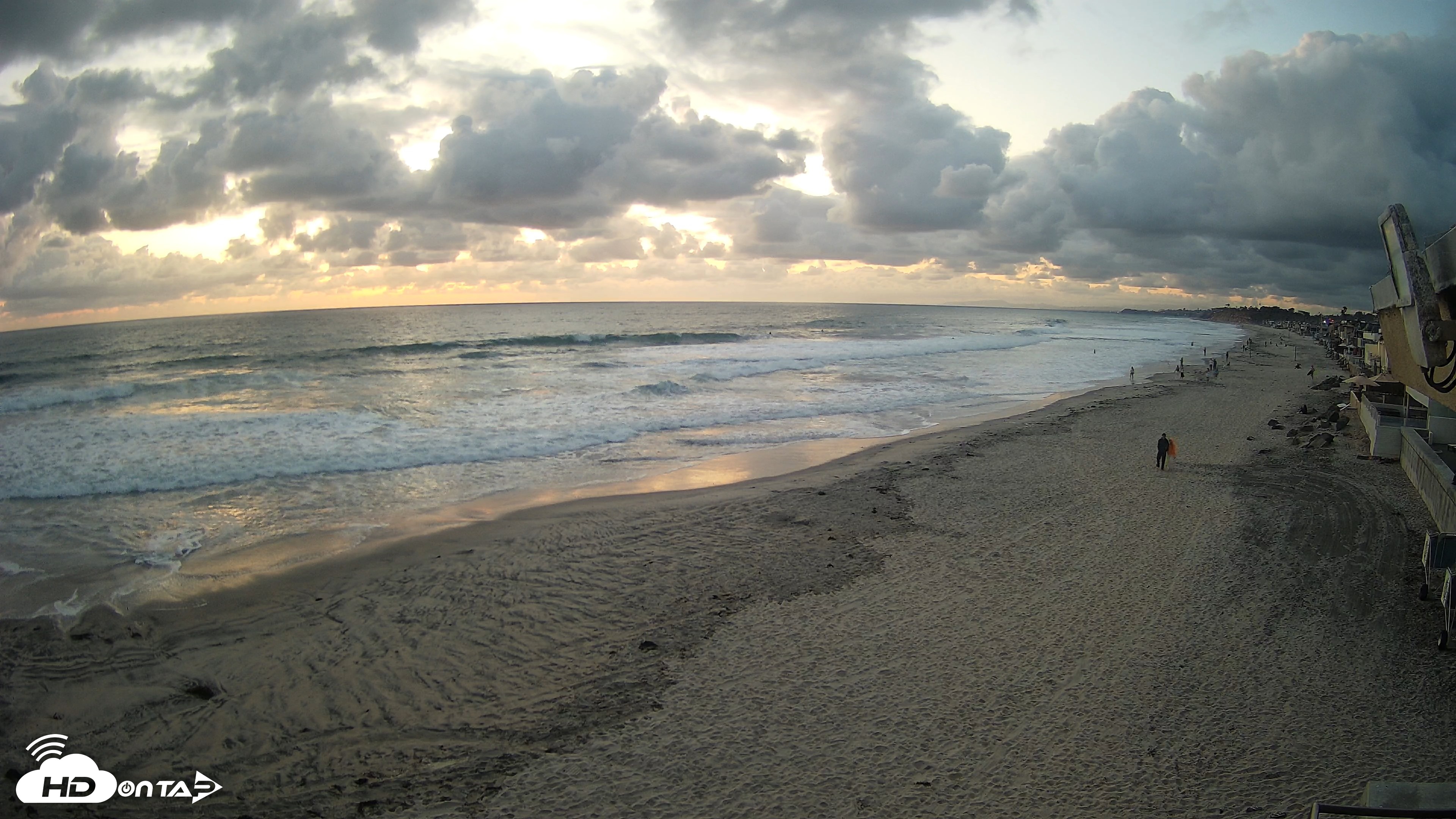 Snapshot of 17th St. Del Mar Beach - 4K NW View Live Cam taken May 27, 2026, 7:56pm PDT
