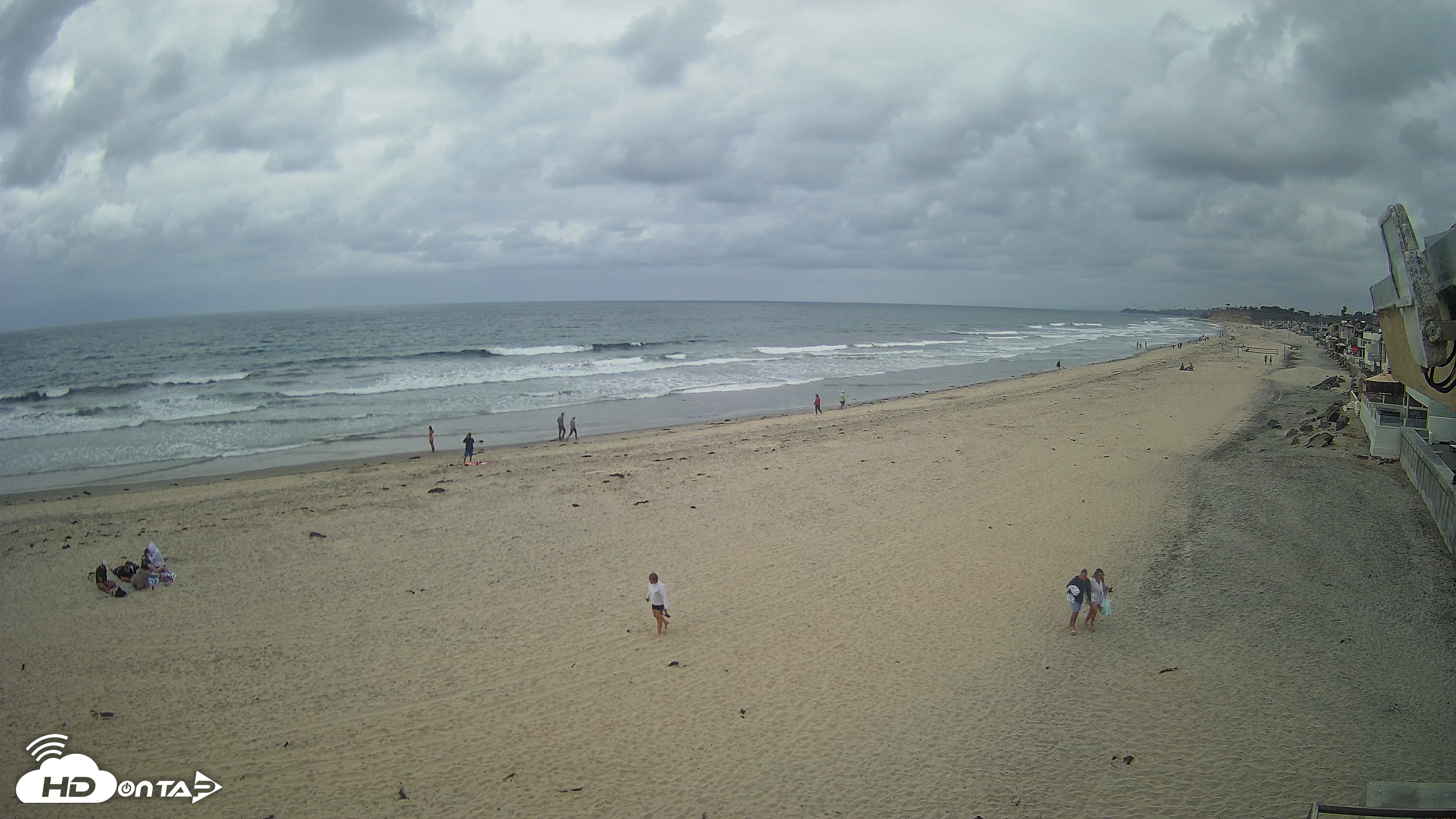 Snapshot of 17th St. Del Mar Beach - 4K NW View Live Cam taken Apr 25, 2026, 3:58pm PDT