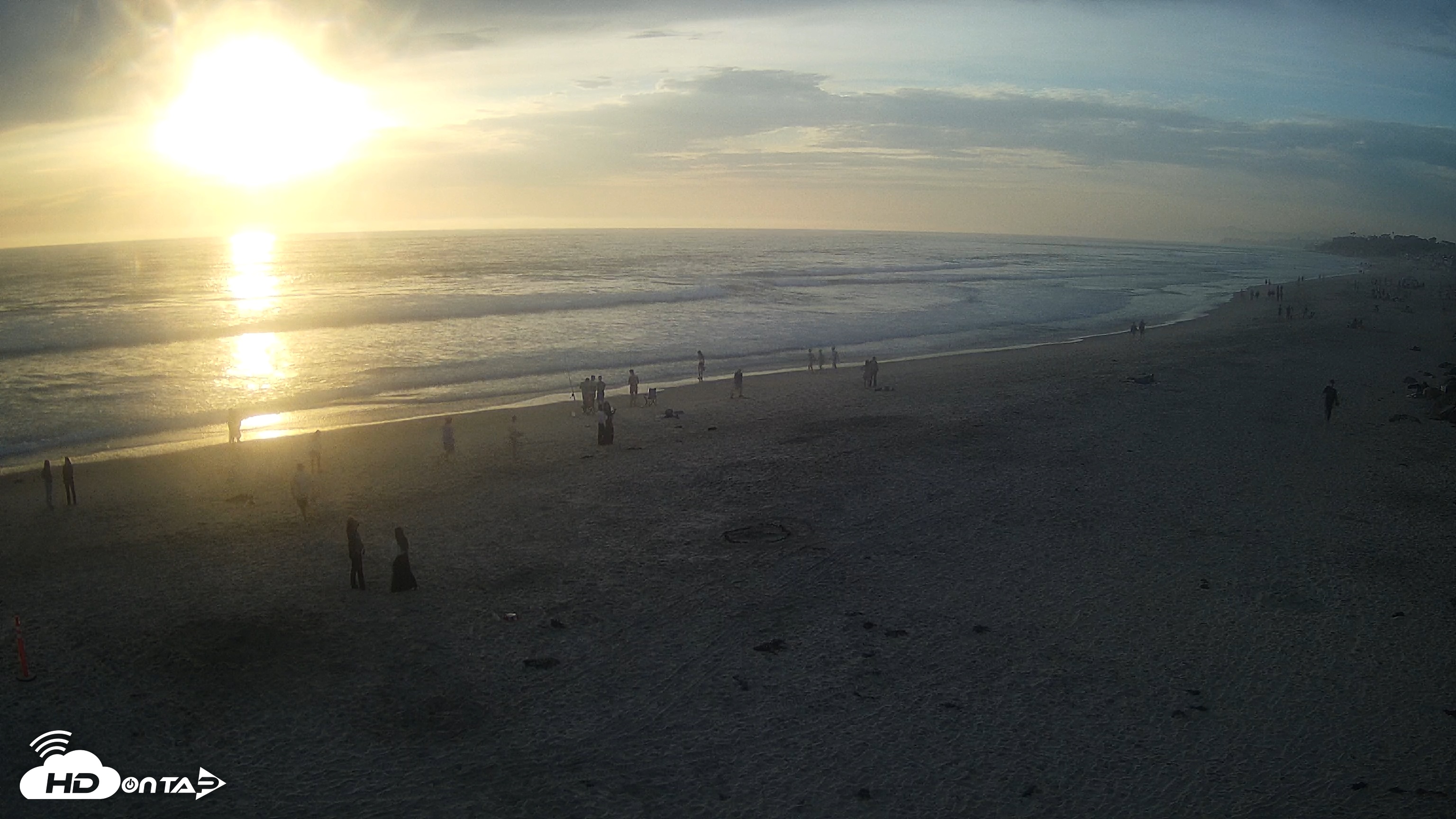 Snapshot of 17th St. Del Mar Beach - 4K NW View Live Cam taken May 31, 2025, 7:10pm PDT