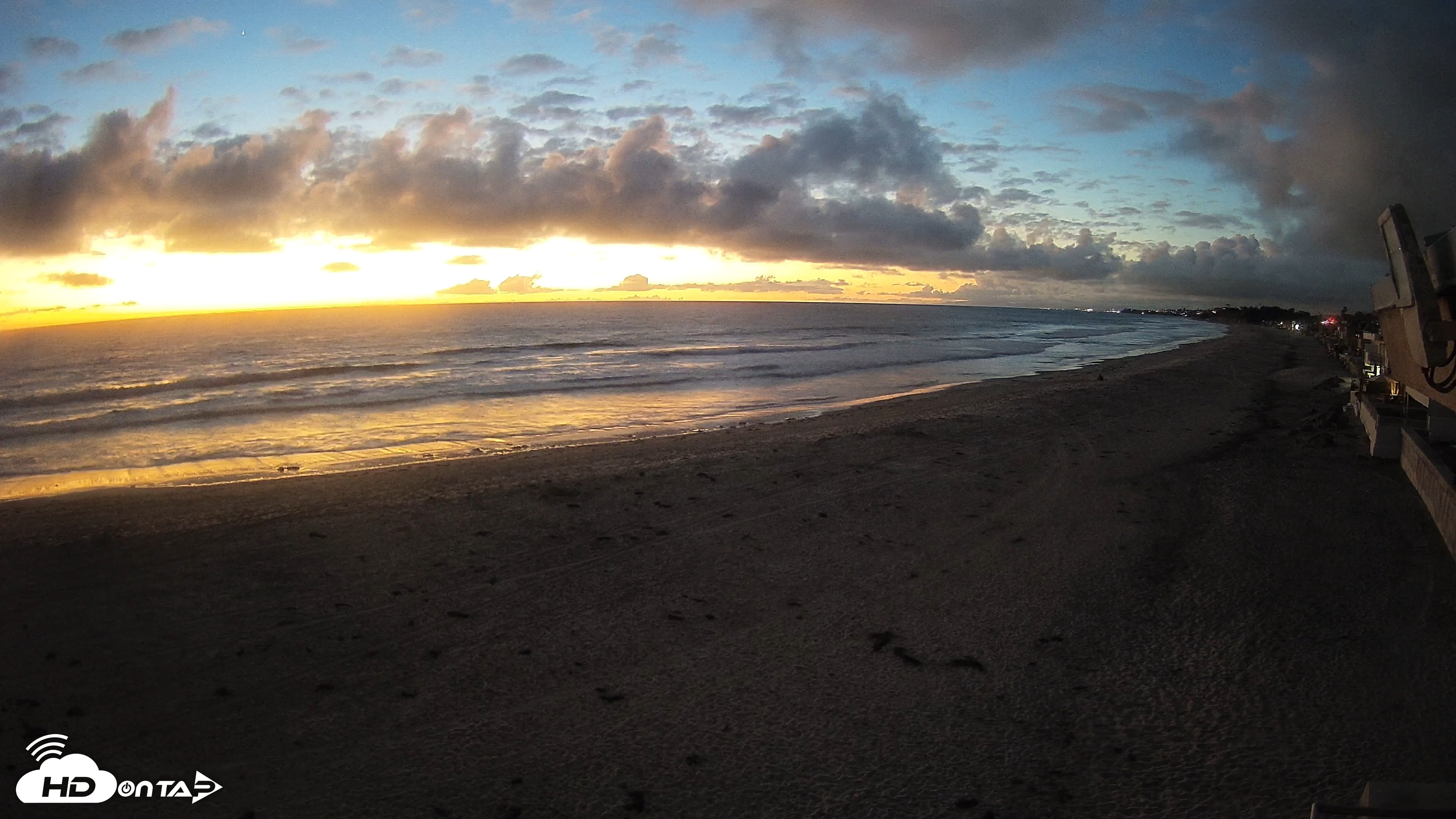 Snapshot of 17th St. Del Mar Beach - 4K NW View Live Cam taken Apr 21, 2026, 7:53pm PDT