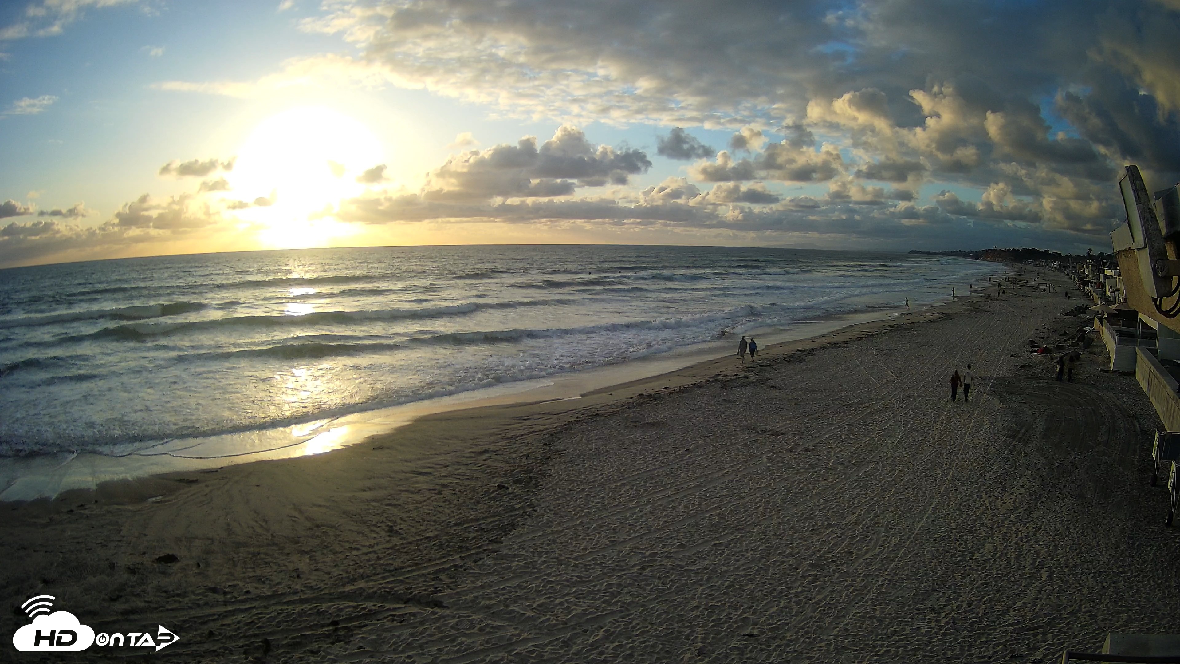 Snapshot of 17th St. Del Mar Beach - 4K NW View Live Cam taken May 27, 2026, 7:24pm PDT