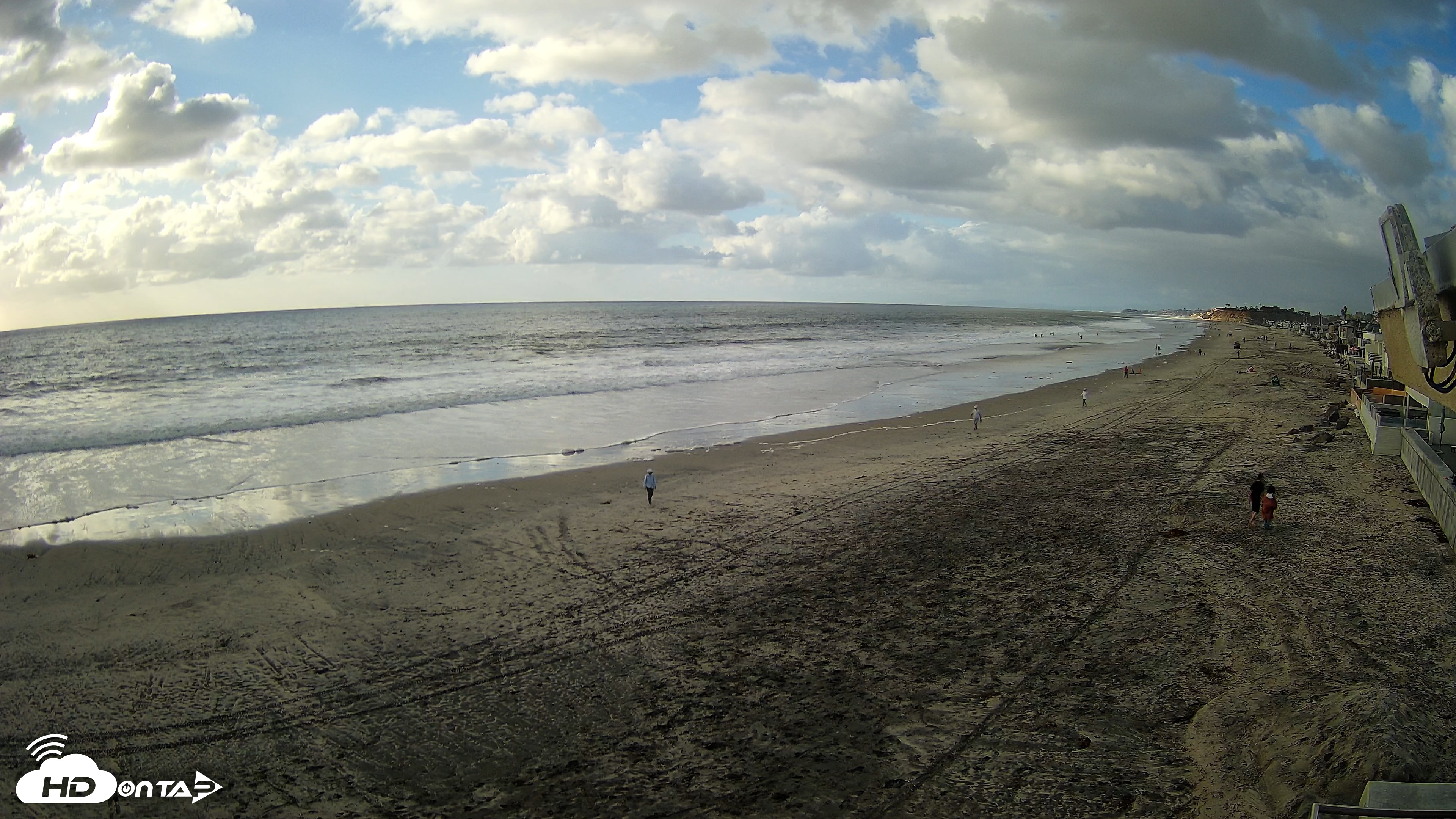 Snapshot of 17th St. Del Mar Beach - 4K NW View Live Cam taken Oct 12, 2026, 4:42pm PDT