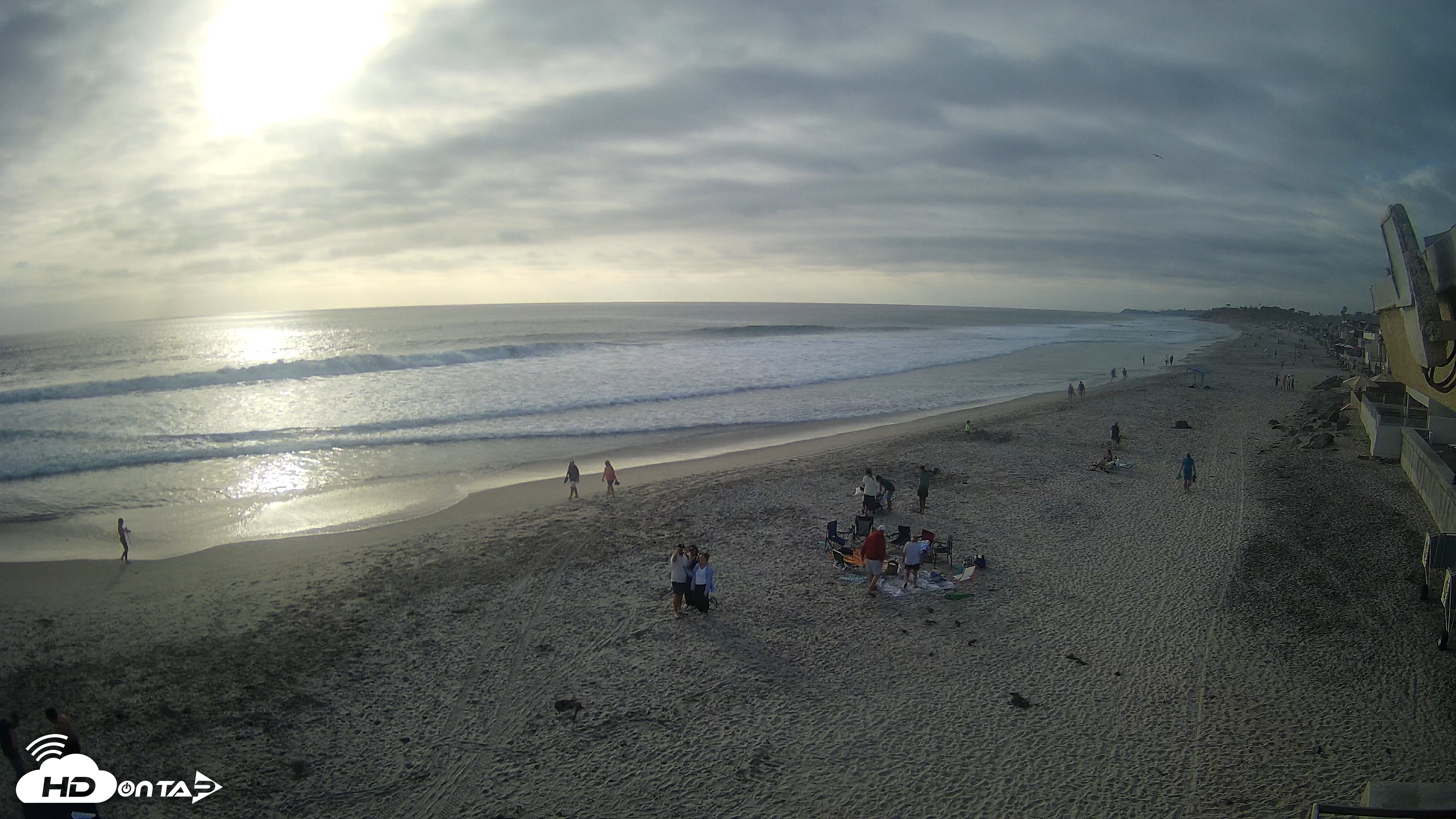 Snapshot of 17th St. Del Mar Beach - 4K NW View Live Cam taken Jun 6, 2026, 6:24pm PDT