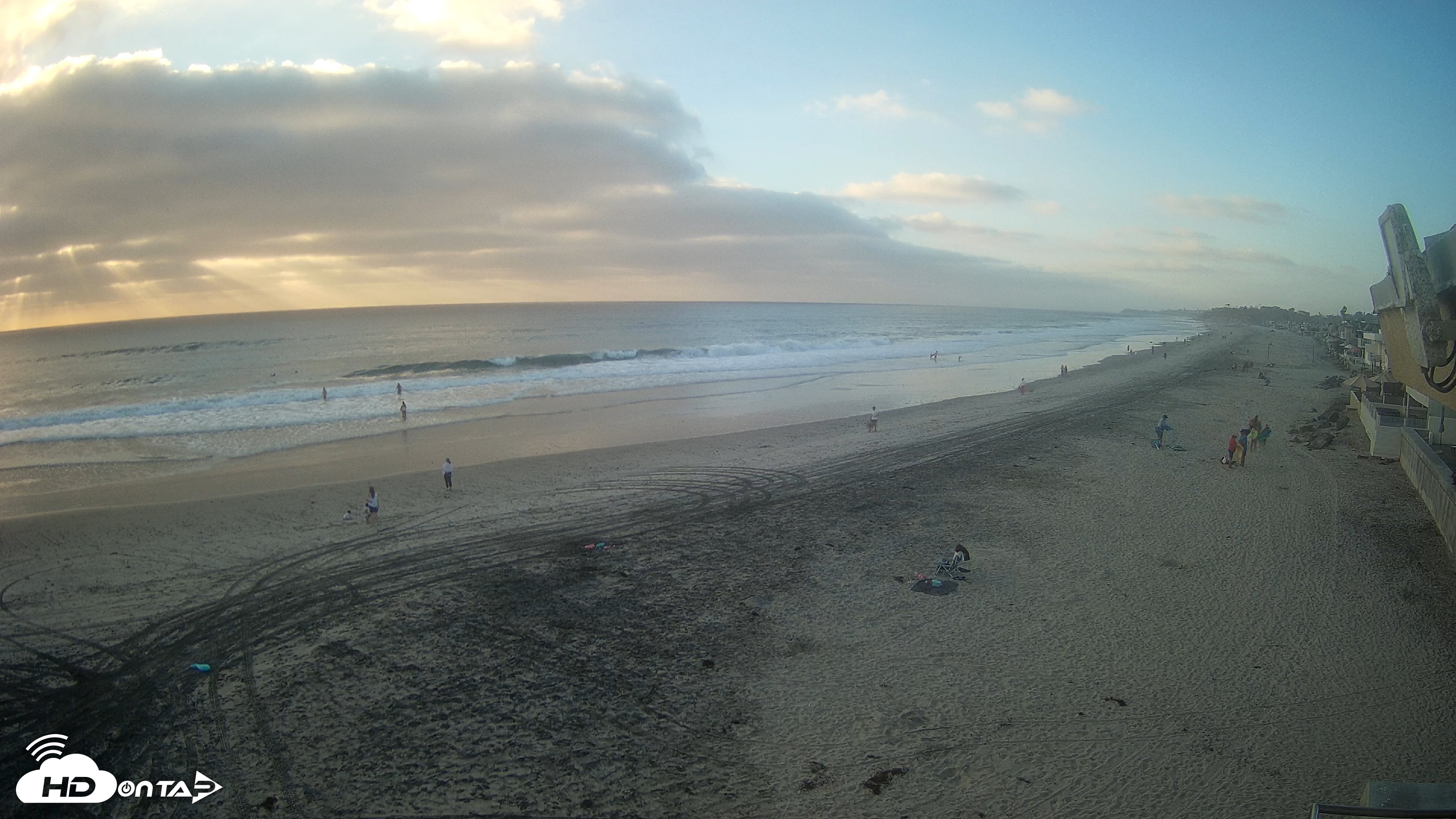 Snapshot of 17th St. Del Mar Beach - 4K NW View Live Cam taken Sep 14, 2026, 6:14pm PDT