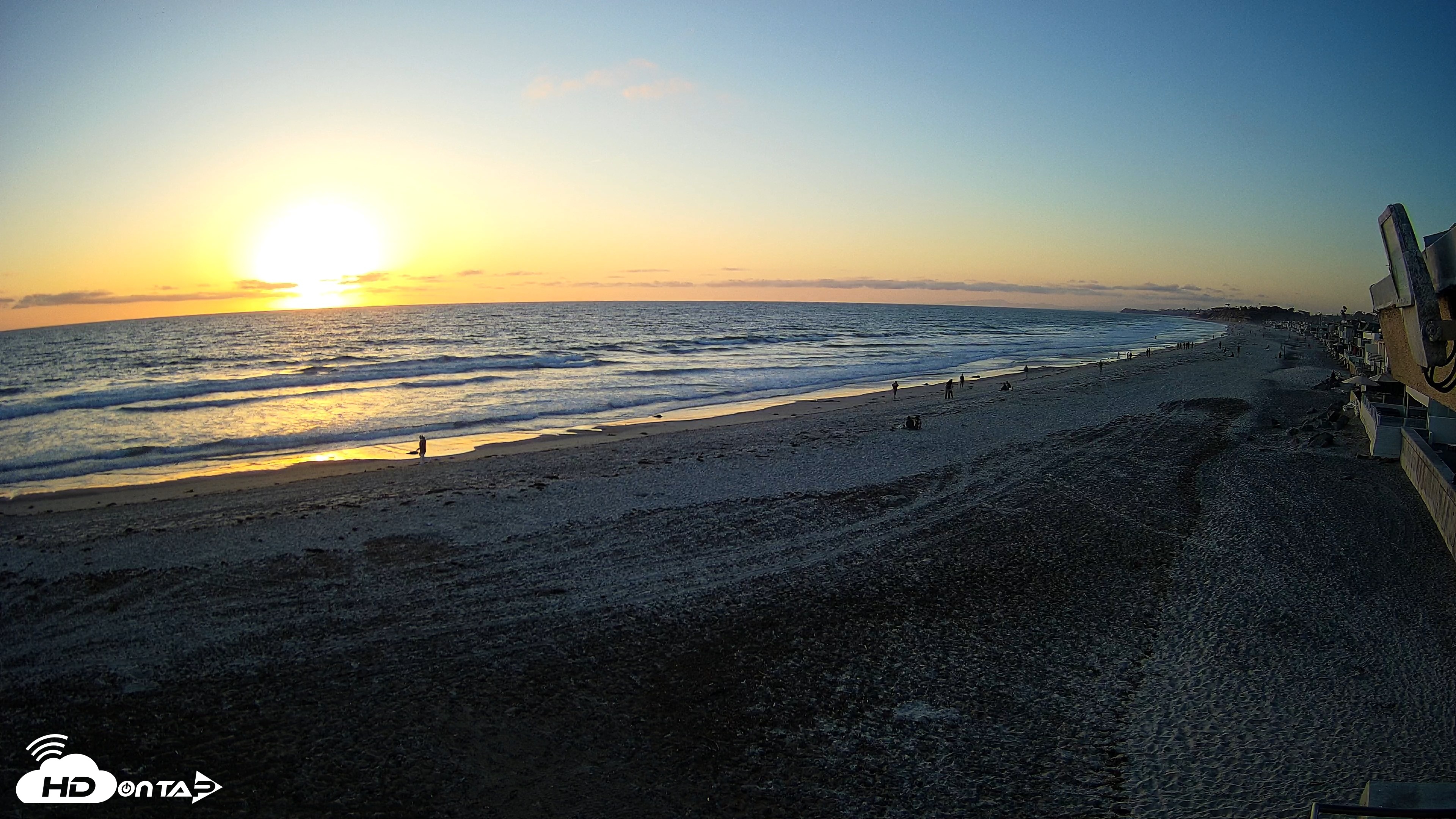 Snapshot of 17th St. Del Mar Beach - 4K NW View Live Cam taken May 6, 2026, 7:24pm PDT