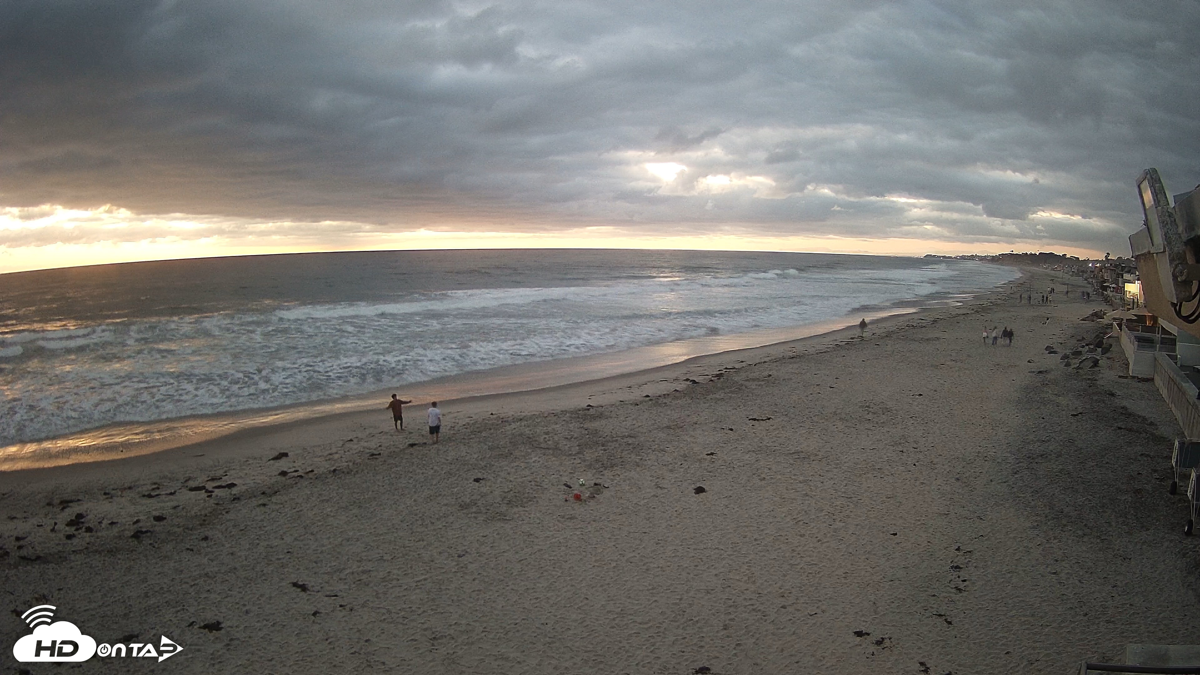 Snapshot of 17th St. Del Mar Beach - 4K NW View Live Cam taken May 25, 2026, 8:06pm PDT