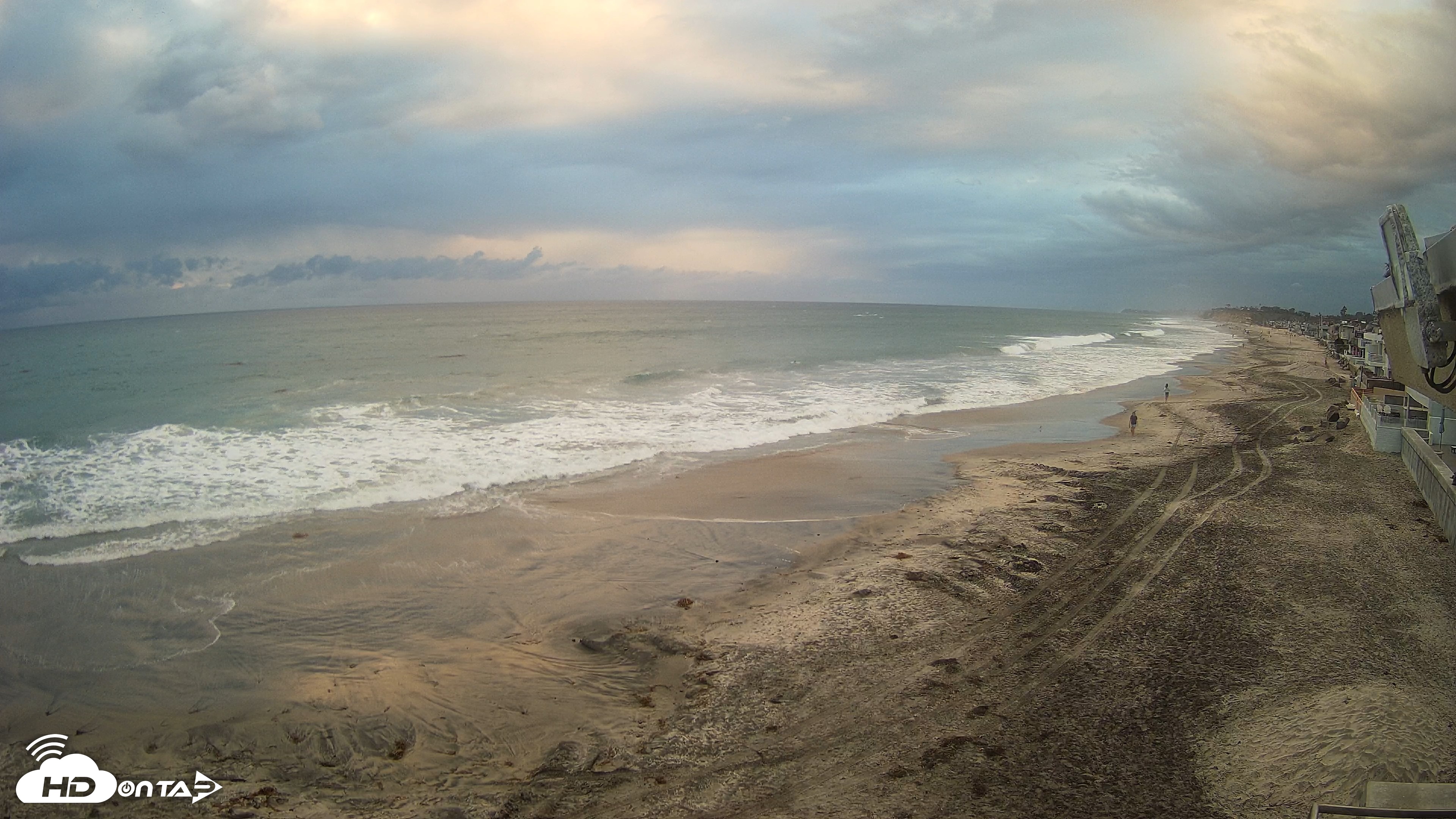 Snapshot of 17th St. Del Mar Beach - 4K NW View Live Cam taken Oct 21, 2026, 5:47pm PDT