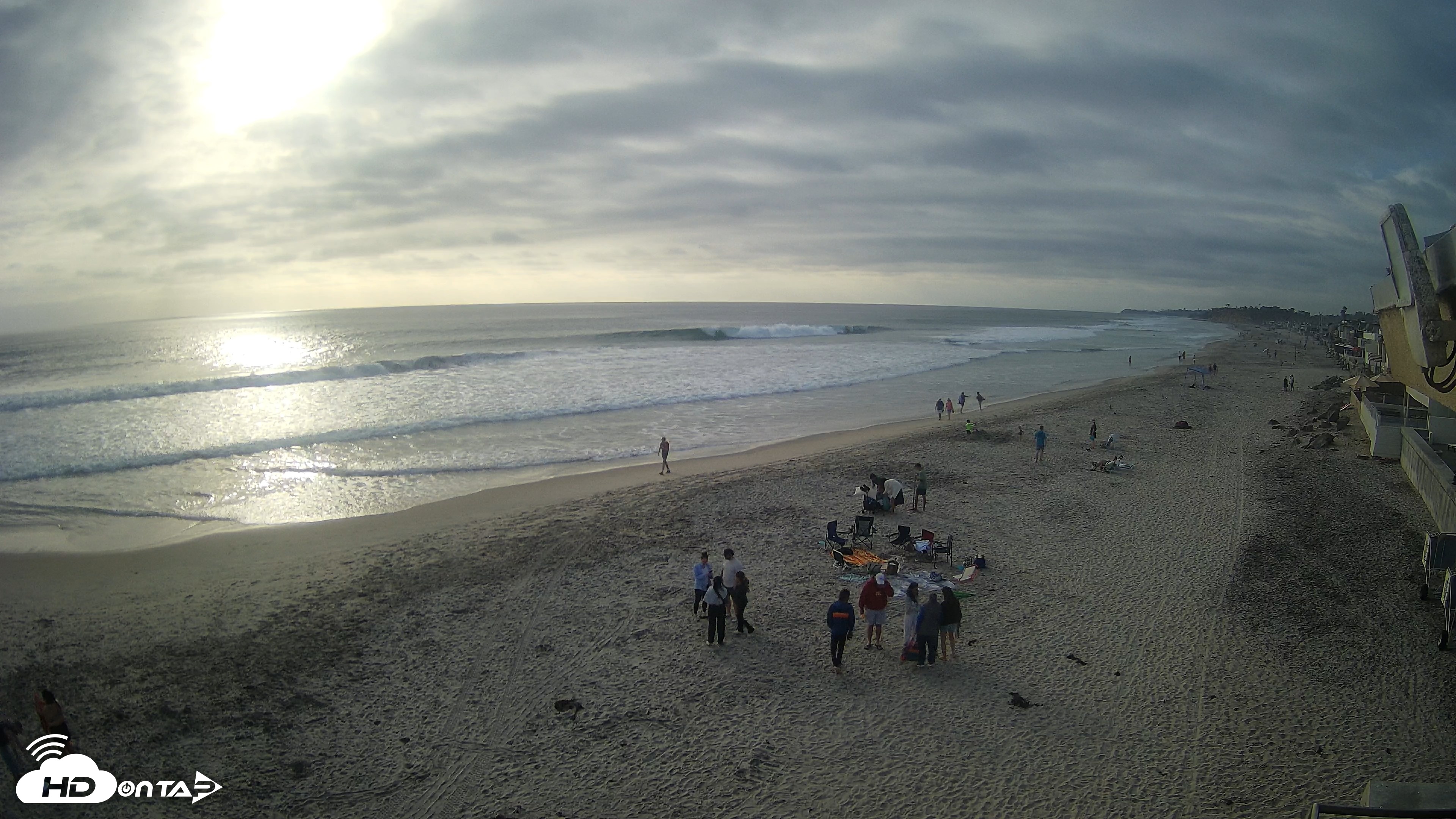 Snapshot of 17th St. Del Mar Beach - 4K NW View Live Cam taken Jun 6, 2026, 6:23pm PDT